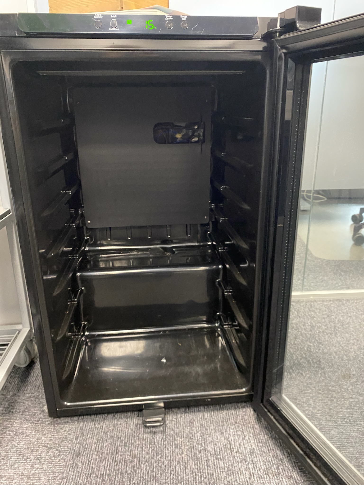 SELT / SOLD samsung vínkælir 2