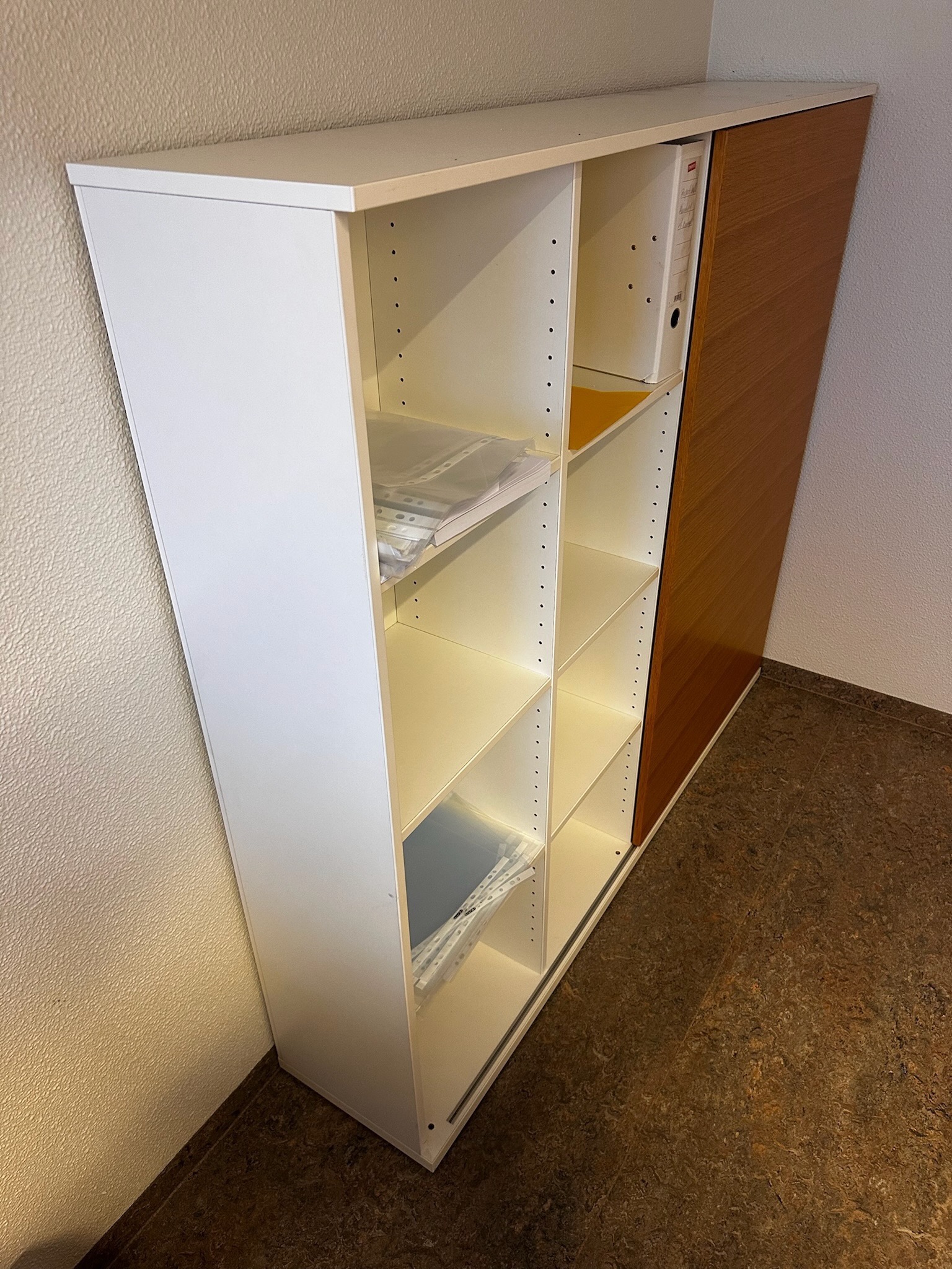 SELT / SOLD IKEA skápur með rennihurðum, L162 x B35 x H143 sm. 3