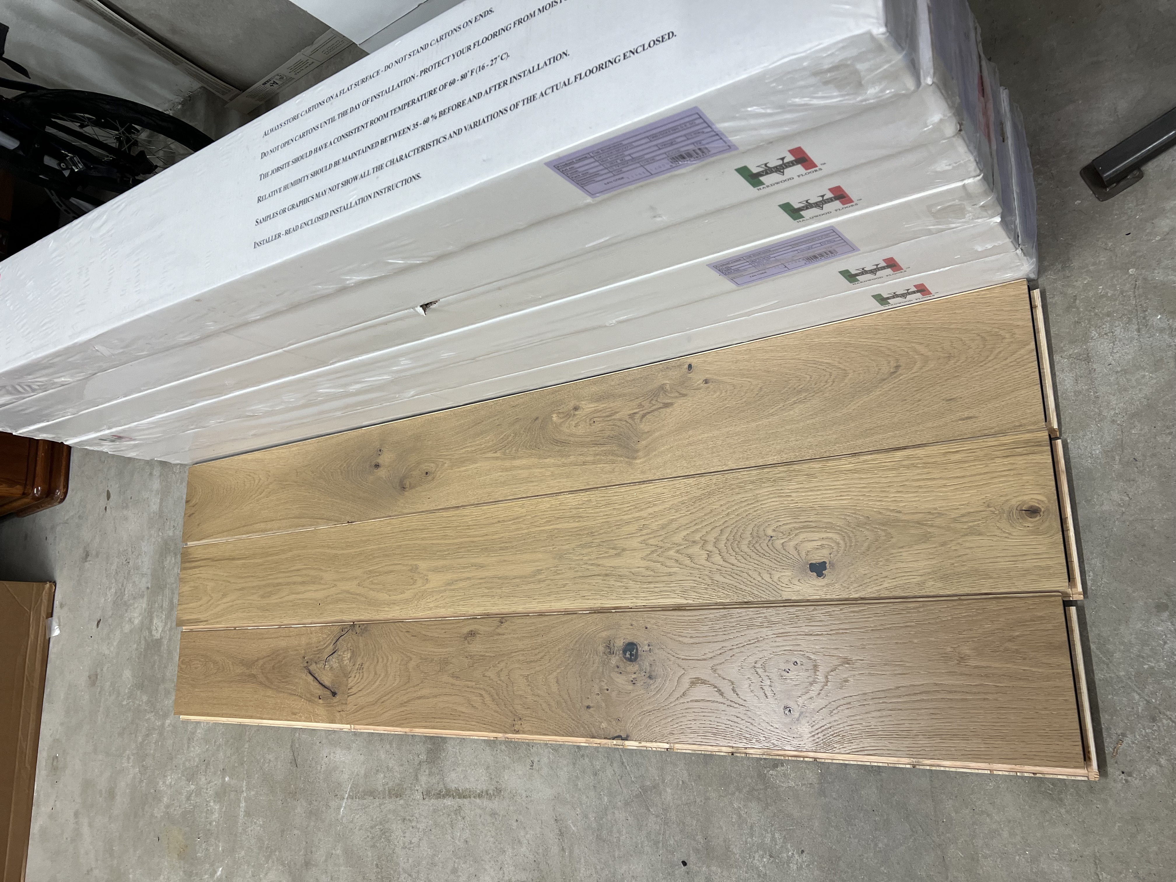 SELT / SOLD Versini viðarparket úr reyktri eik Brownstone, 14 fm.