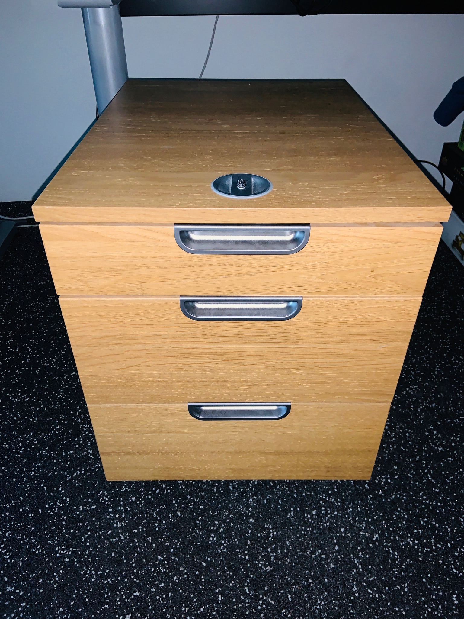 Selt/Endurnýtt- Galant skúffueining á hjólum frá IKEA