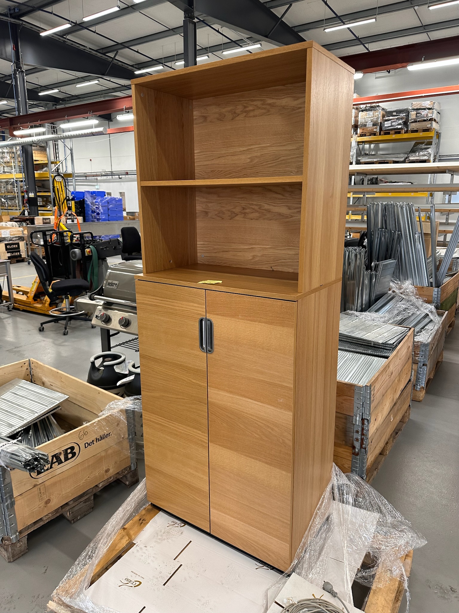 SELT / SOLD IKEA skrifstofuskápur, H200 x B80 x D45 sm. 2