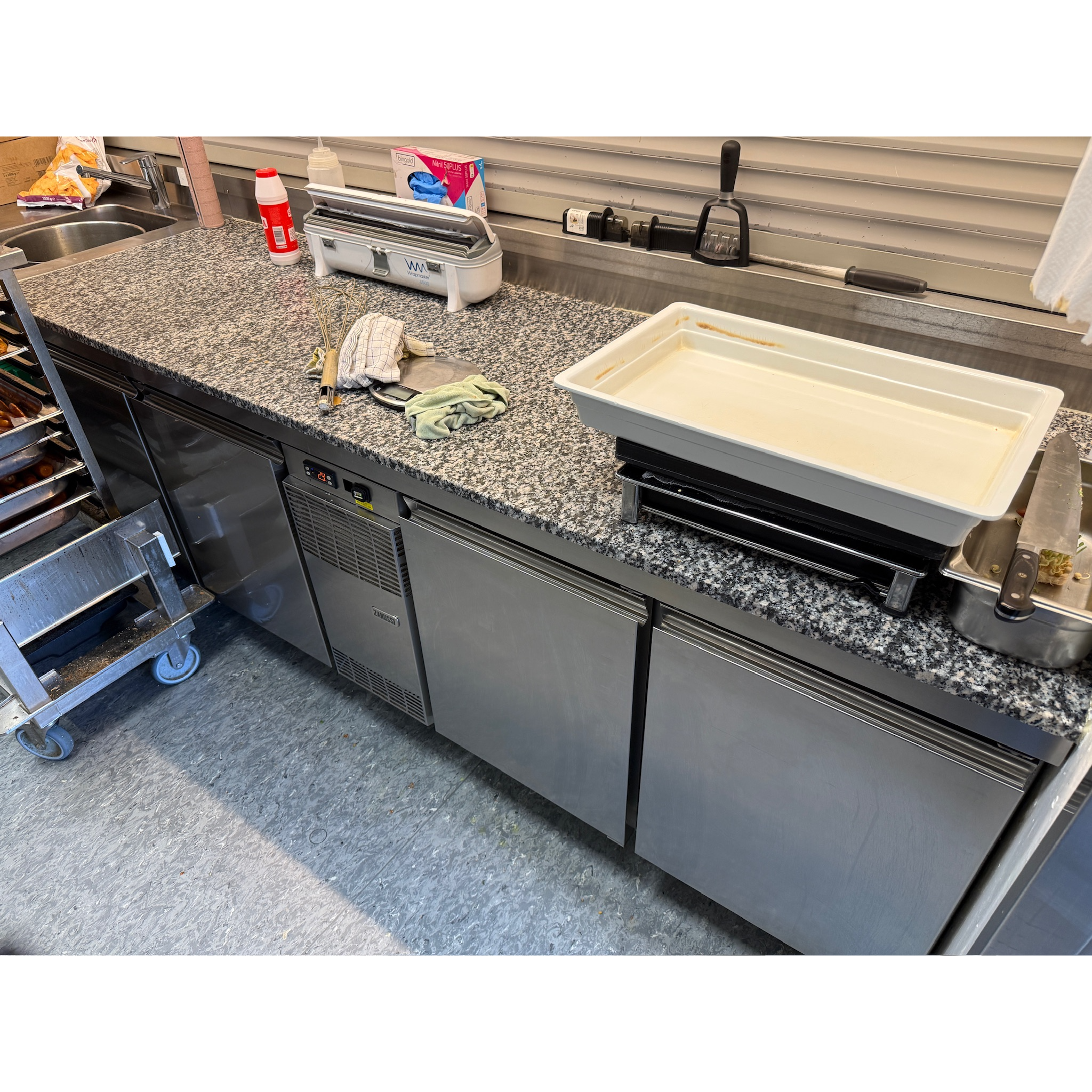 SELT / SOLD Zanussi granít preppborð frá ProGastro, B225sm. 3