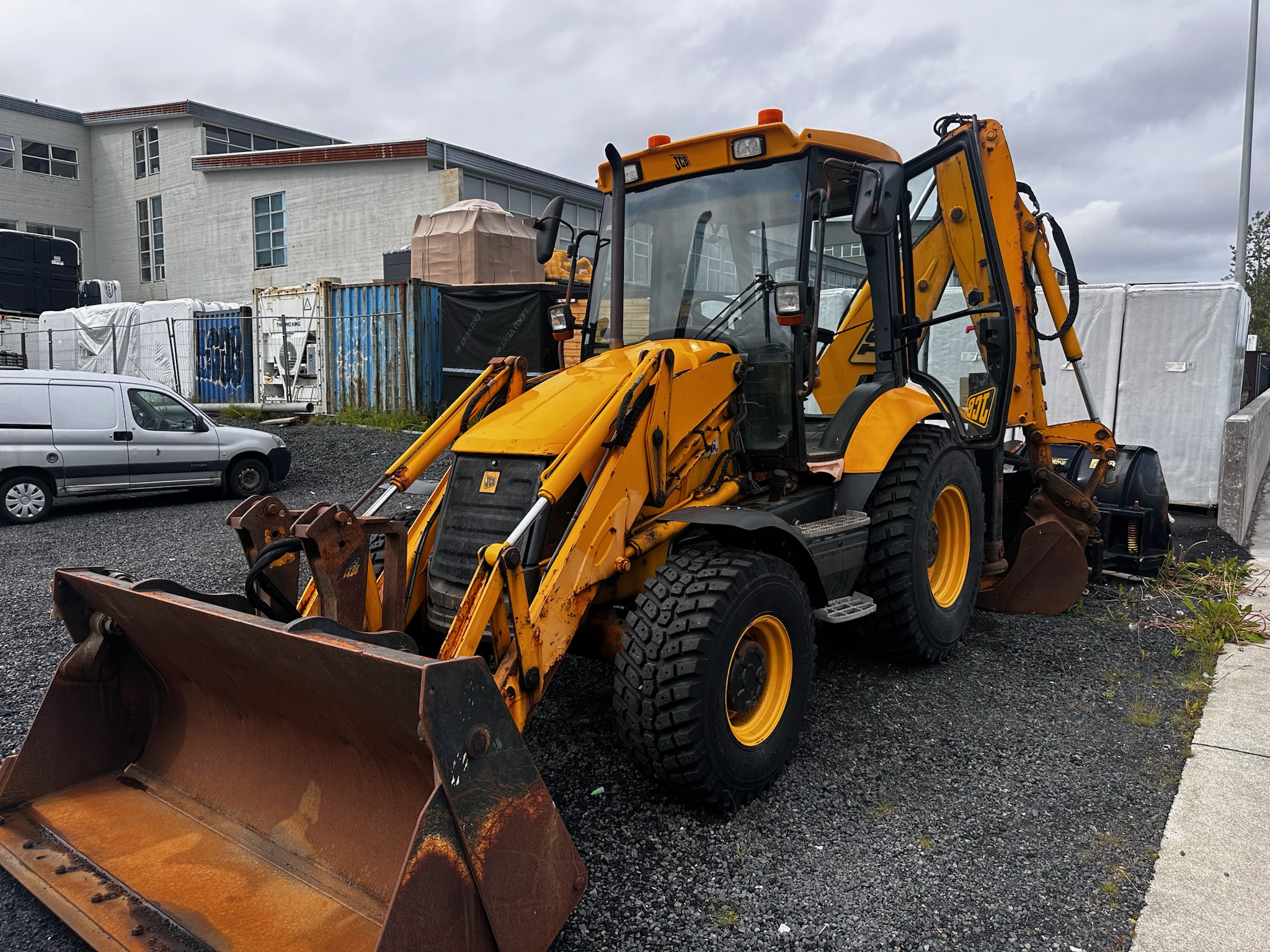 SELT / SOLD JCB grafa 2005 11