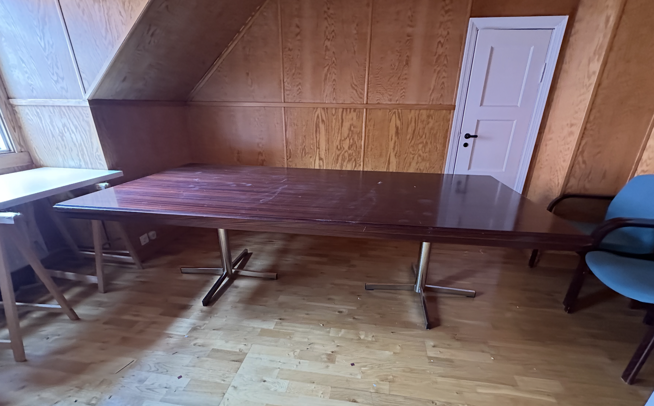 SELT / SOLD Fundarborð, 8-10 manna, L250xB120sm. 4