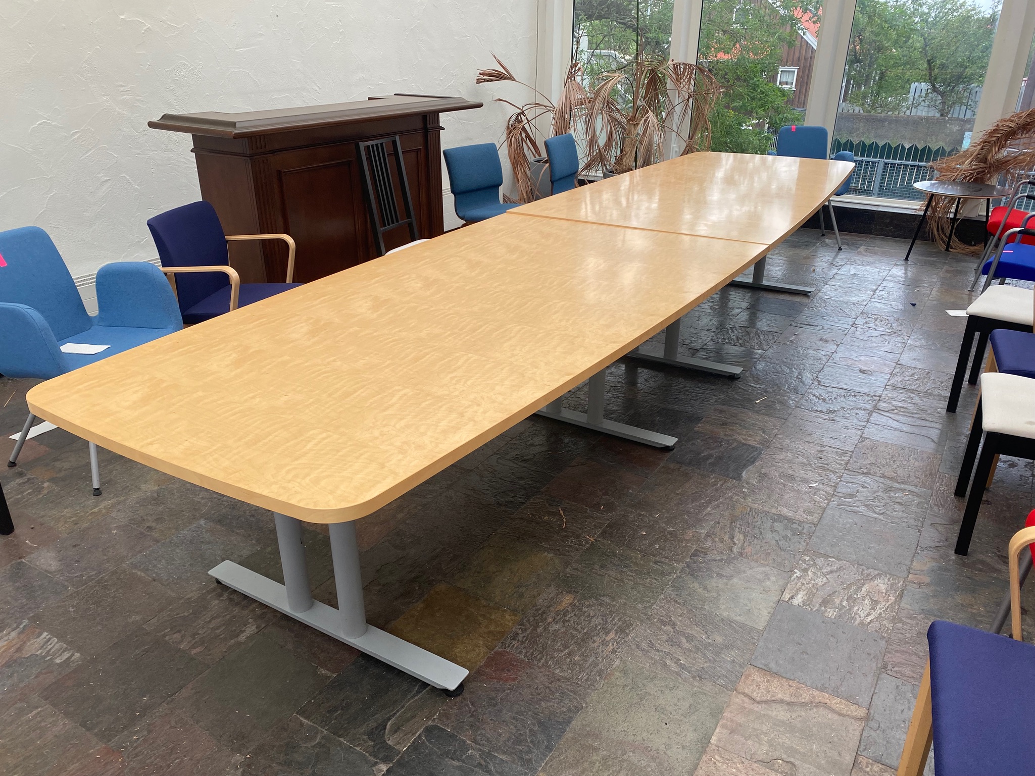 SELT / SOLD Fundarborð - 14-18 manna 3