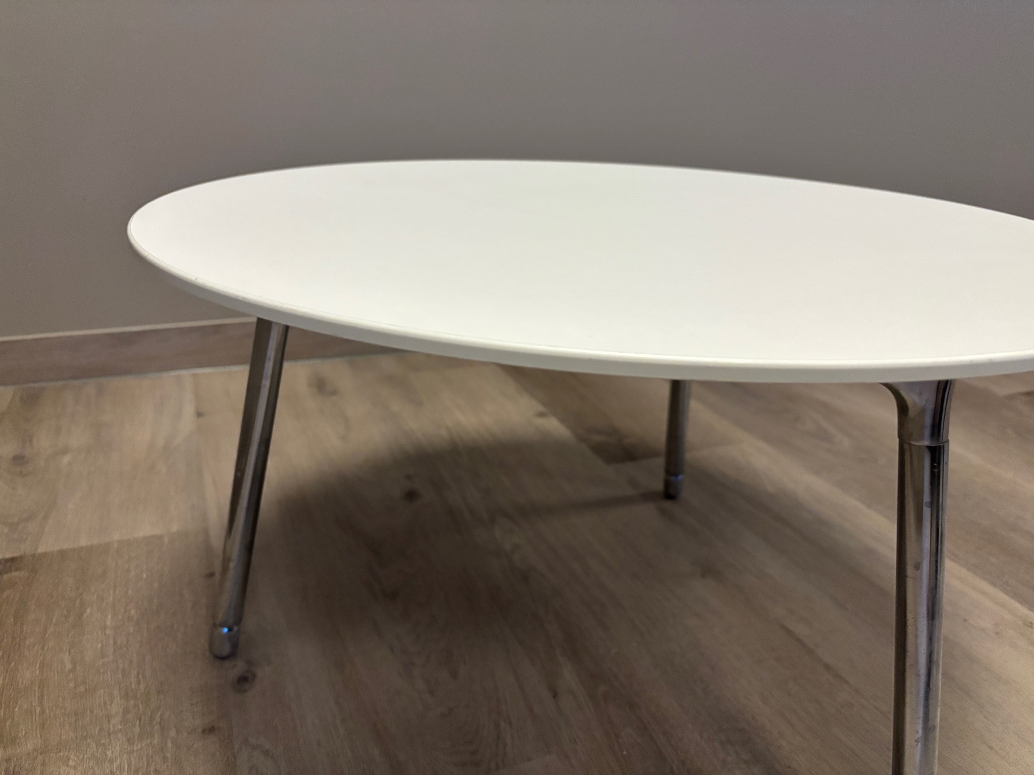 SELT / SOLD Hringborð hvítt Ø60 x H36 sm. 4