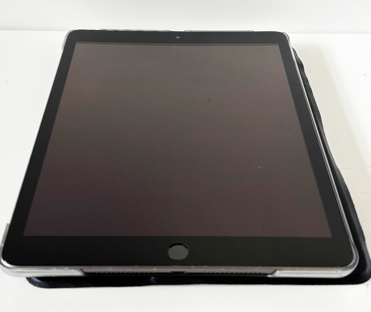 SELT / SOLD Apple iPad (9th gen.) með 4G 2