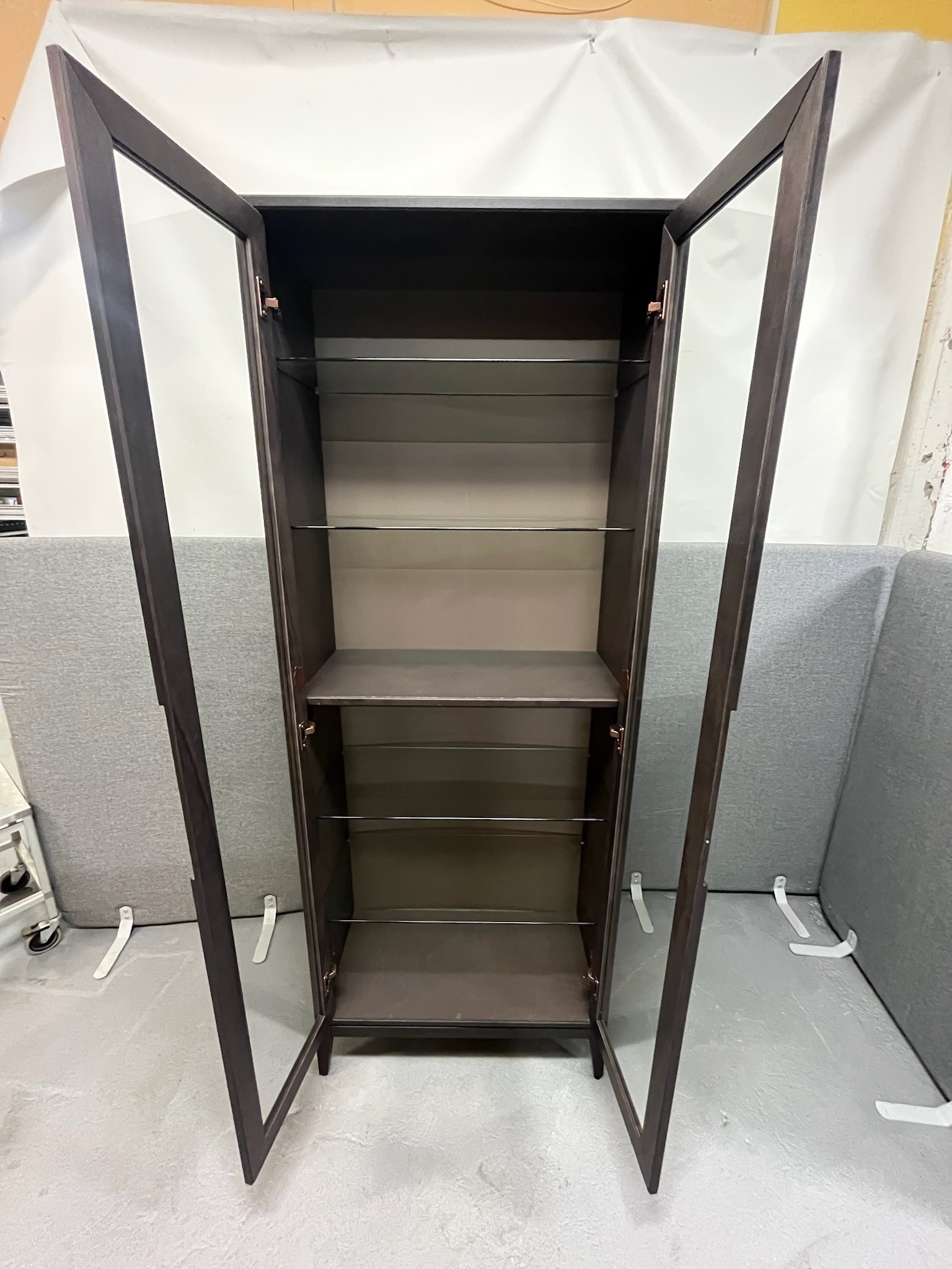SELT / SOLD IKEA skápur með glerhurðum, H204xB78xD38sm. 3