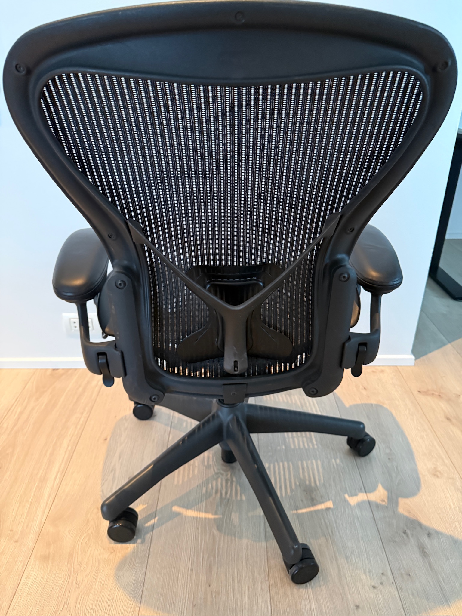 SELT / SOLD Herman Miller Aeron, B stærð 4