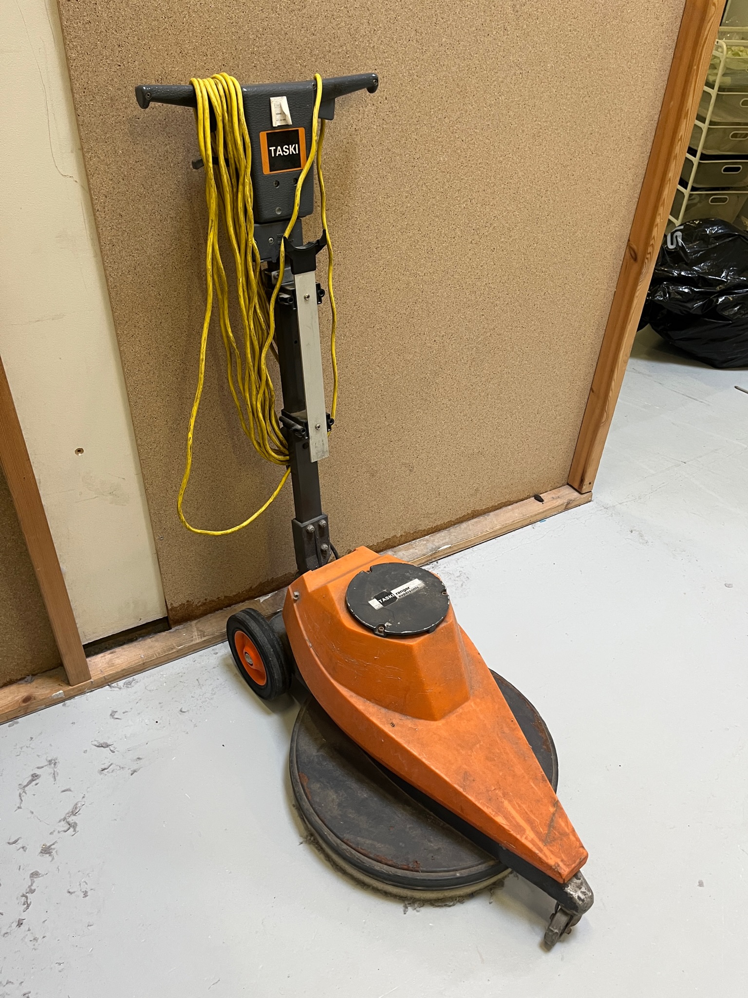 SELT / SOLD Taski skúringarvél