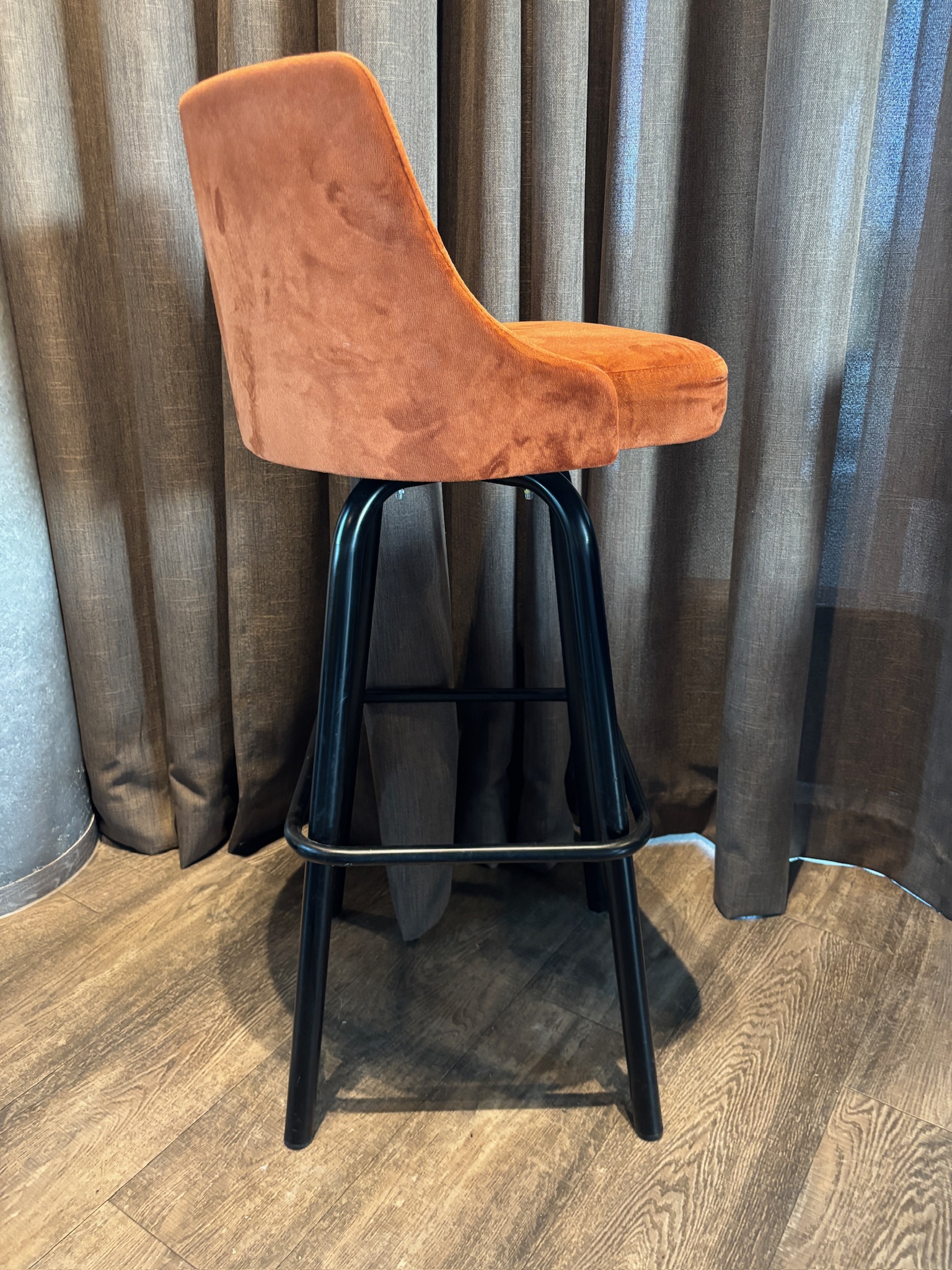 SELT /SOLD Barstólar orange nýlegir stílhreinir 6
