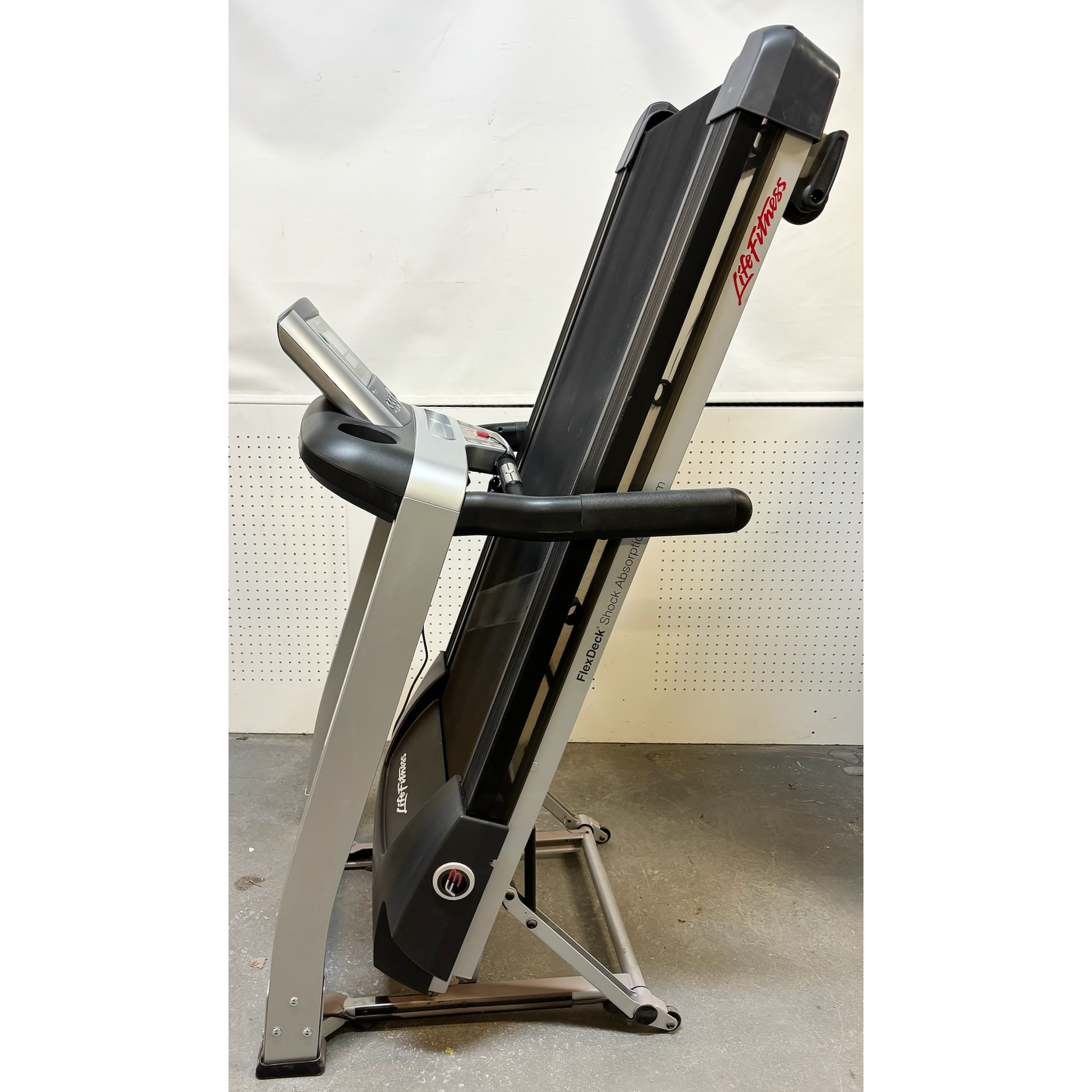 SELT / SOLD Life Fitness F3 hlaupabretti 2