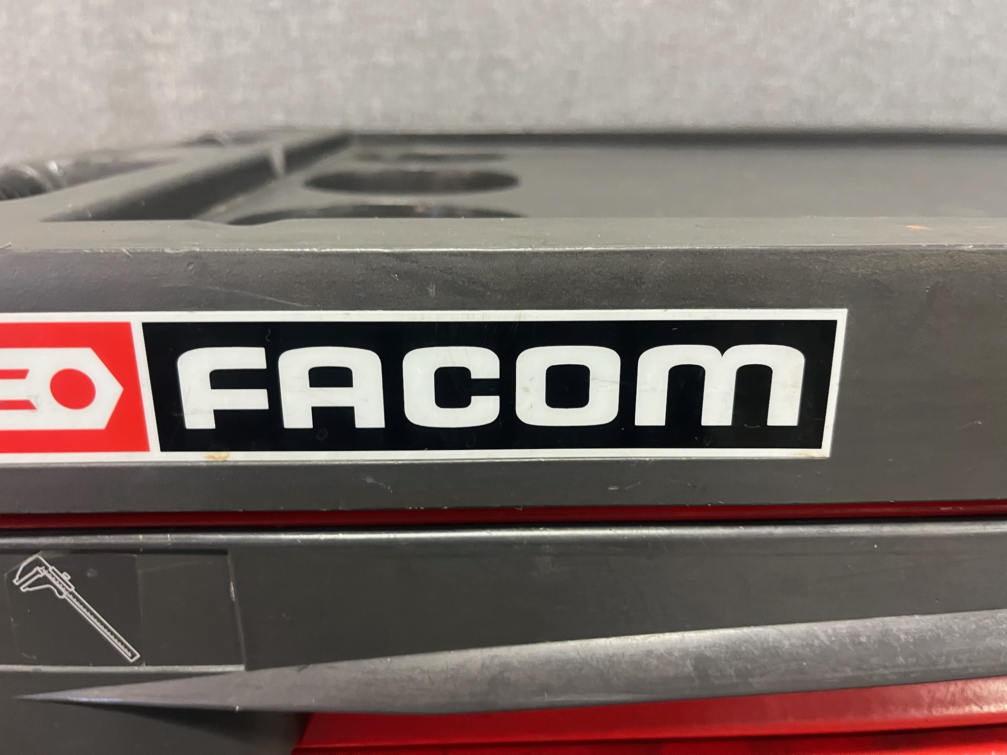 SELT / SOLD Facom Jet XL verkfæraskápur frá Ísól, 5+1+1 skúffur 10