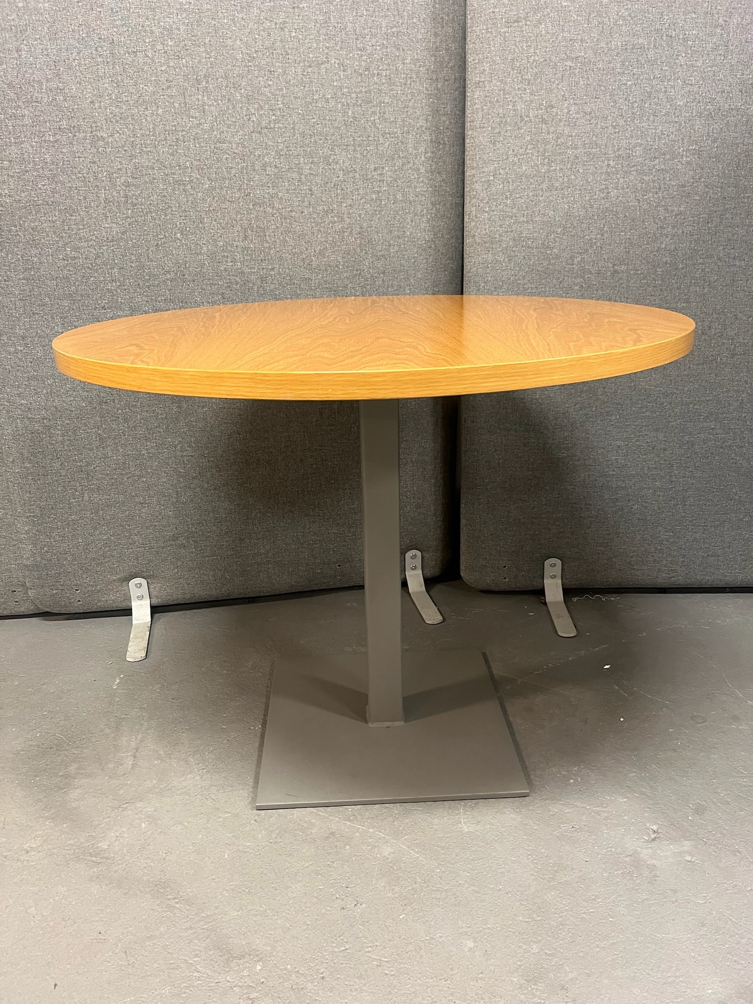 SELT / SOLD Hringborð, Ø90 x H73 sm.