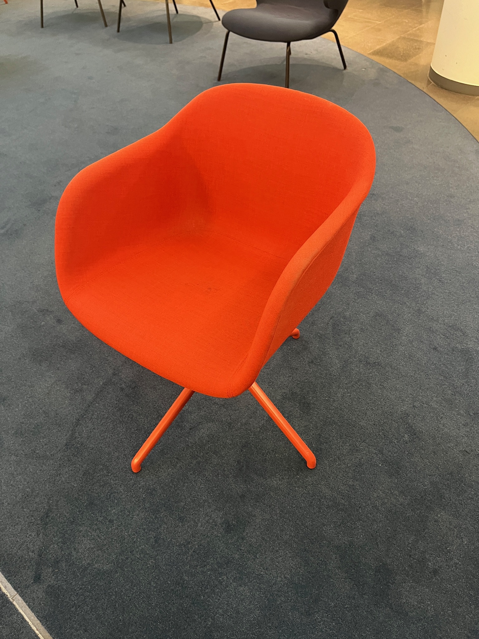 SELT / SOLD Fiber swivel frá Muuto - armstóll frá Epal (5 stk.)