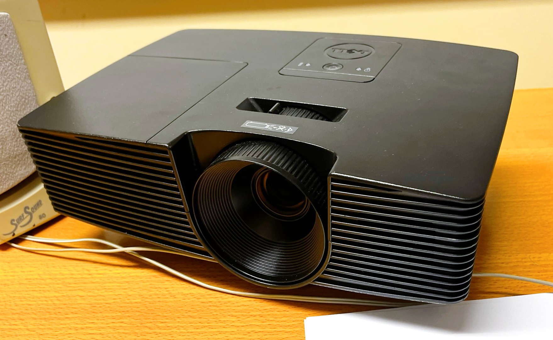 SELT / SOLD - Dell 1220 myndvarpi HDMI