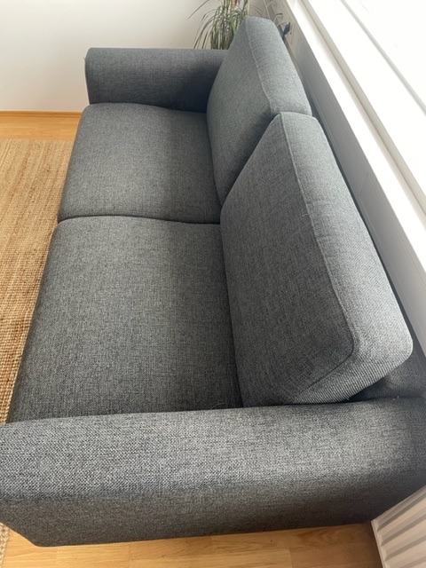 SELT / SOLD Tausófi, grár með króm fótum 4