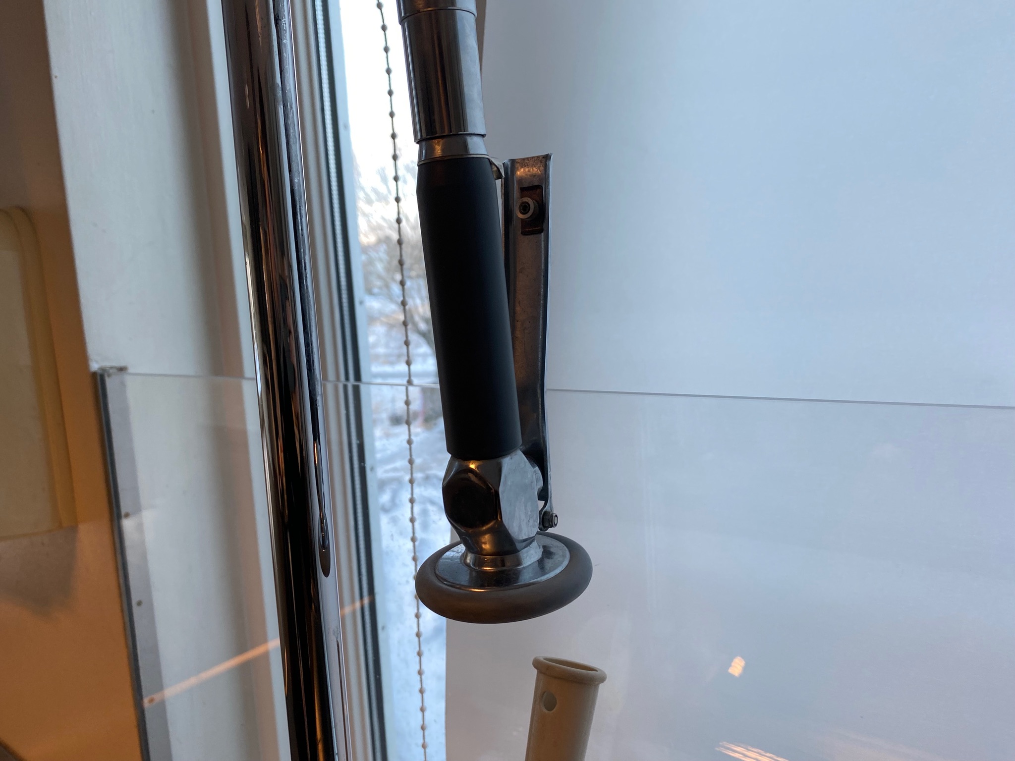 SELT / SOLD - Vandaður stálvaskur með blöndunartæki, B208 8