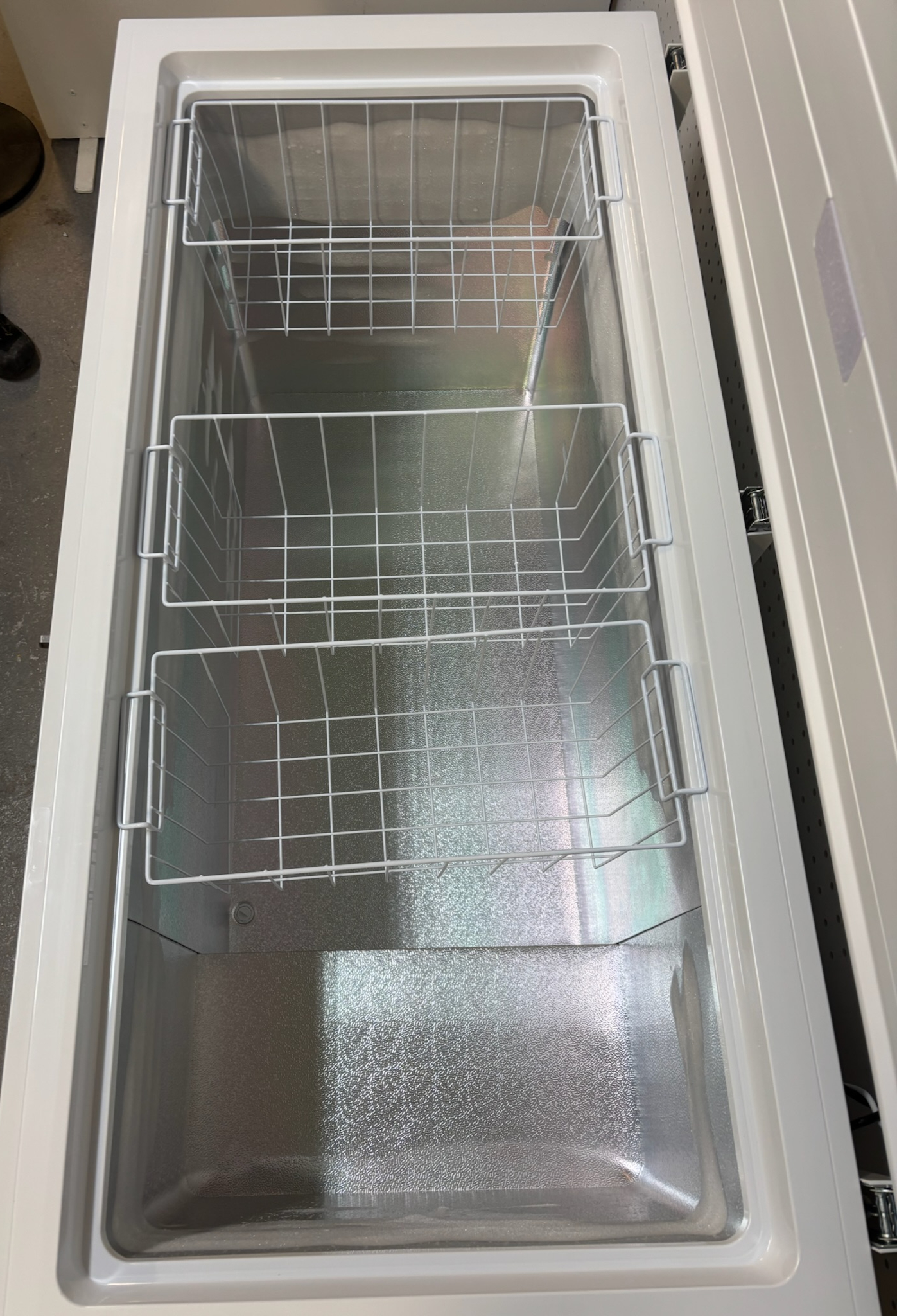 SELT / SOLD Logik frystikista frá Elko, 420ltr. 2