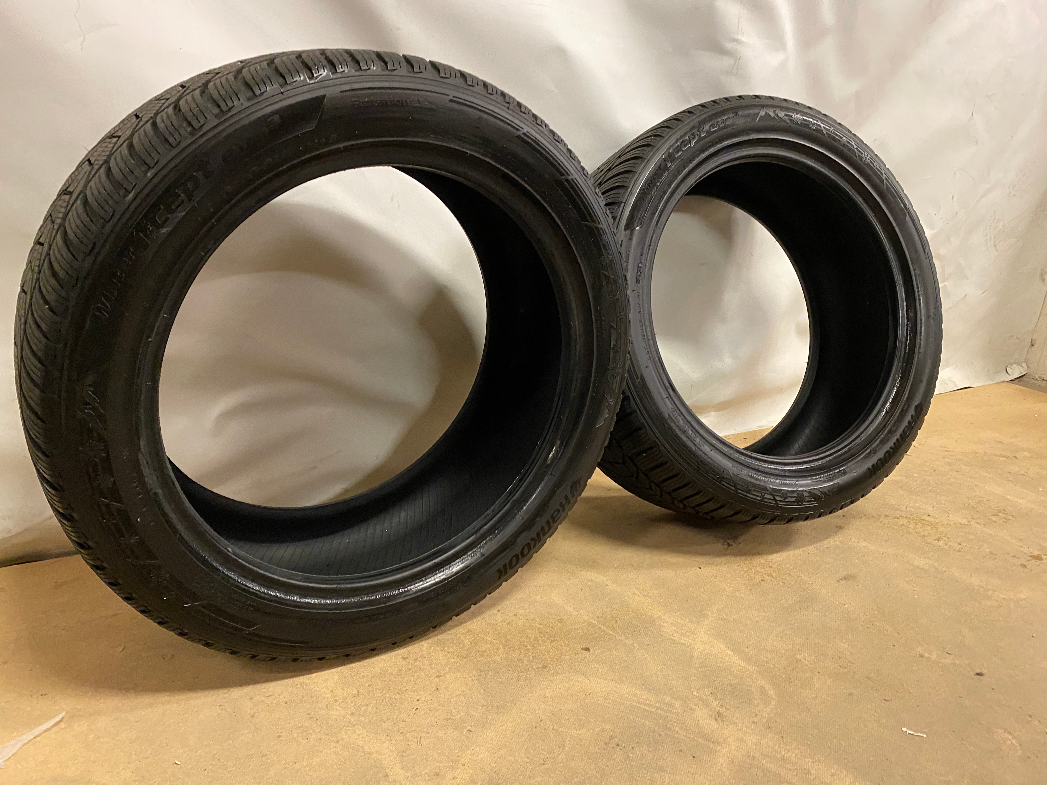 SELT / SOLD Hankook vetrardekk 245/45 R18 100V 2