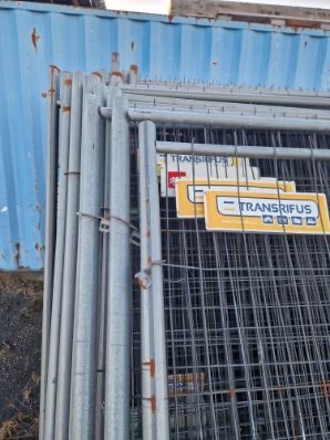 SELT / SOLD - Öryggisgrindur H180 x L340 sm vinnustaðagirðing - um 40 stk/150m 2