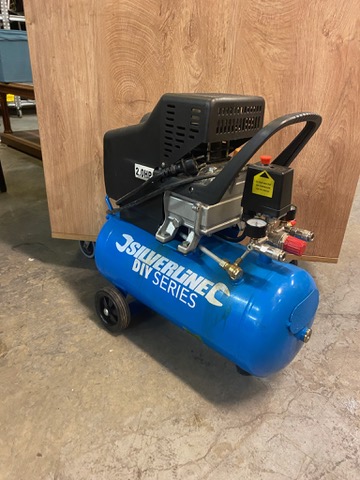SELT / SOLD Silverline loftpressa, 24 lítra tankur