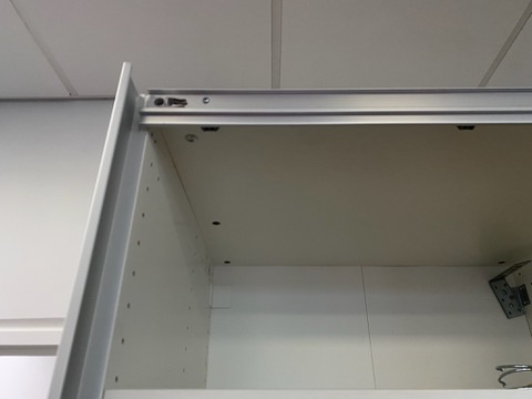 SELT / SOLD - IKEA fataskápur með rennihurðum (2 stk.) 7