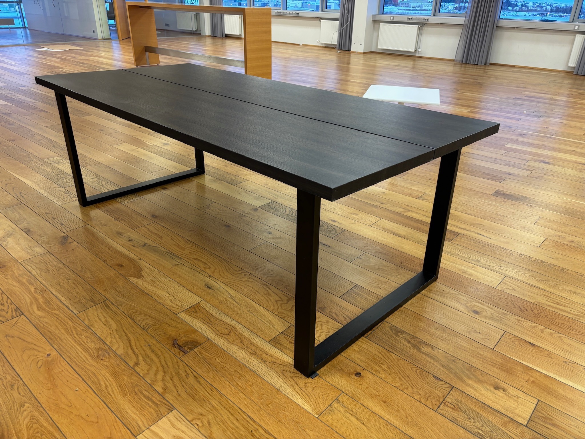 SELT / SOLD Tranebo borðstofuborð frá IKEA, 220 x 101 x H76 sm. 3