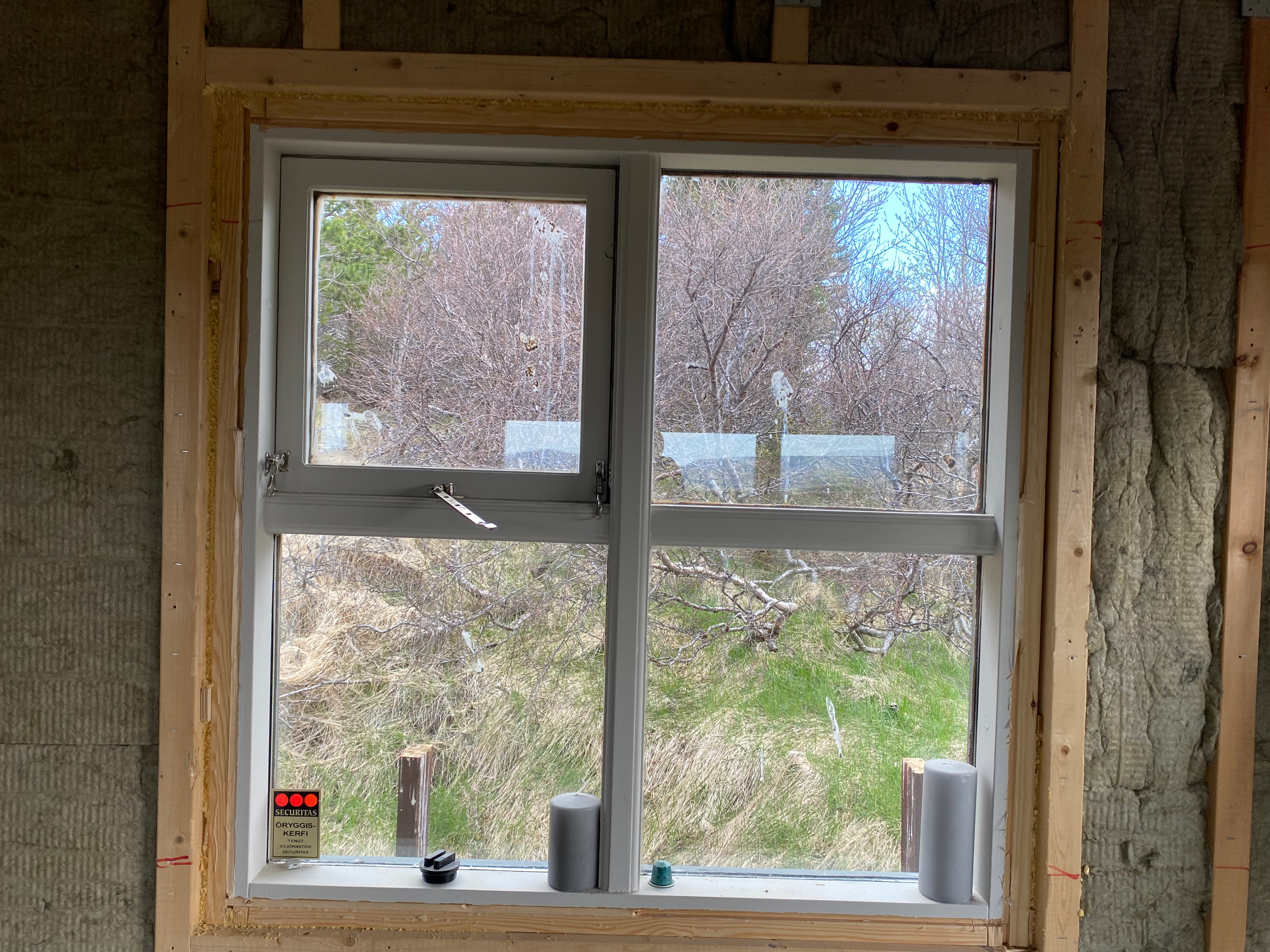 SELT / SOLD - Vandaður gluggi(nr. 14) með opnanlegu fagi, H108,5 x B108, 3
