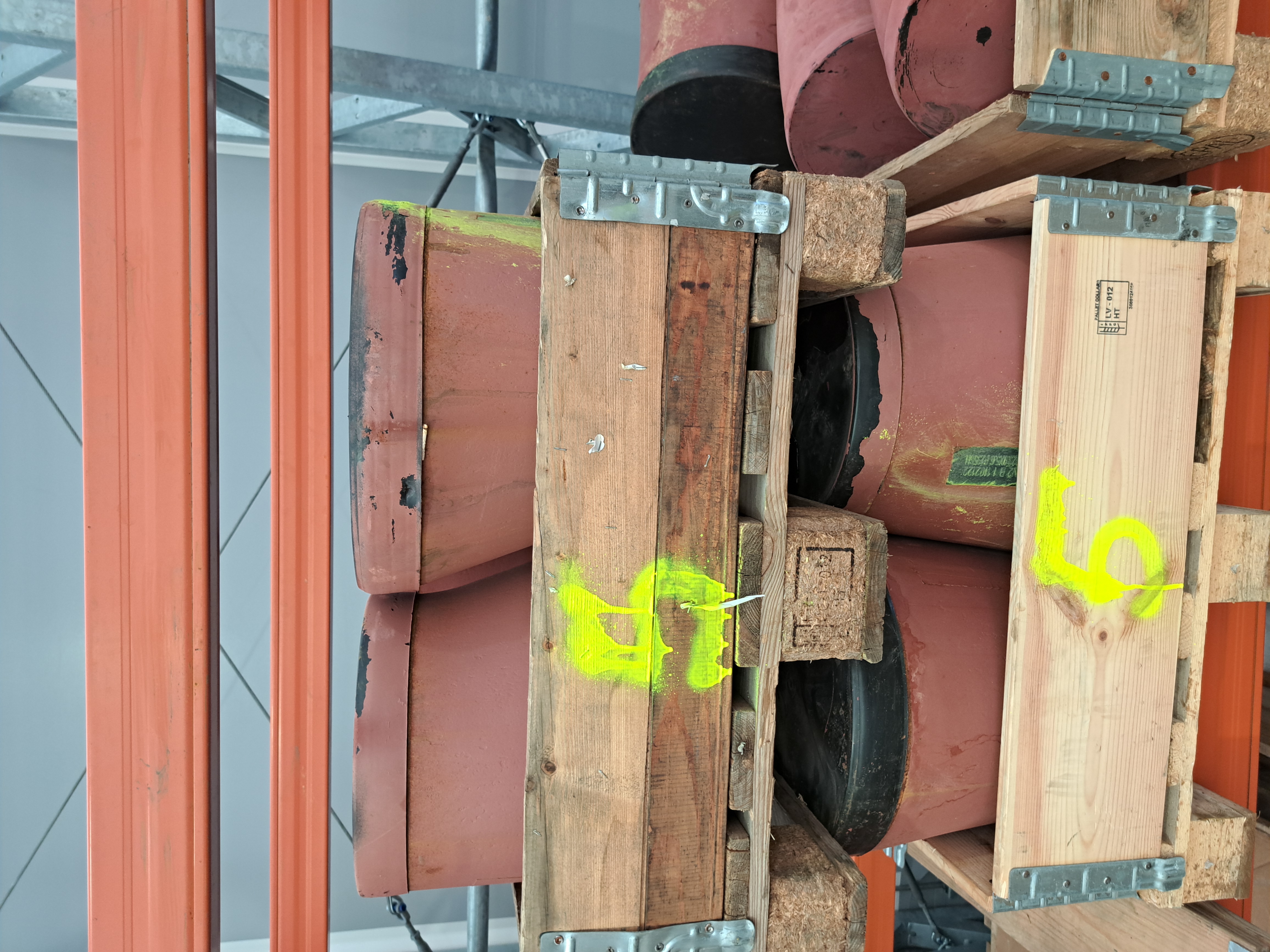 SELT / SOLD - Beygjur - suðuefni - flangsar - suðukragar um 2000 stk. 12