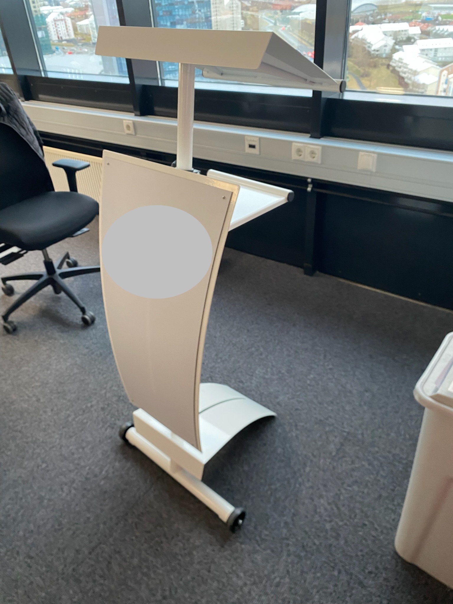 SELT / SOLD Glæsilegt ræðupúlt 5