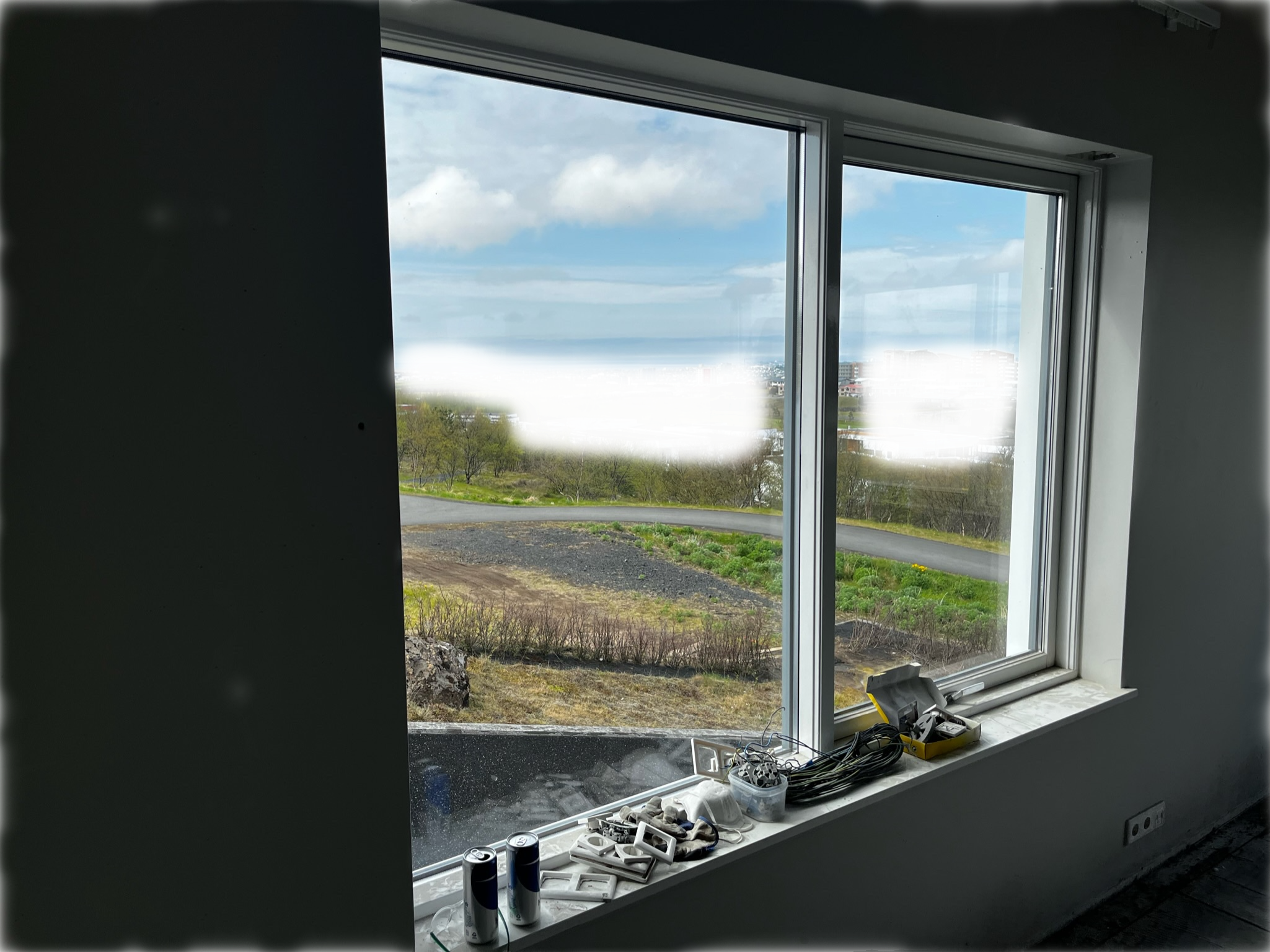 SELT / SOLD - Vandaðir gluggar - opnanlegt fag - 220 sm. 4