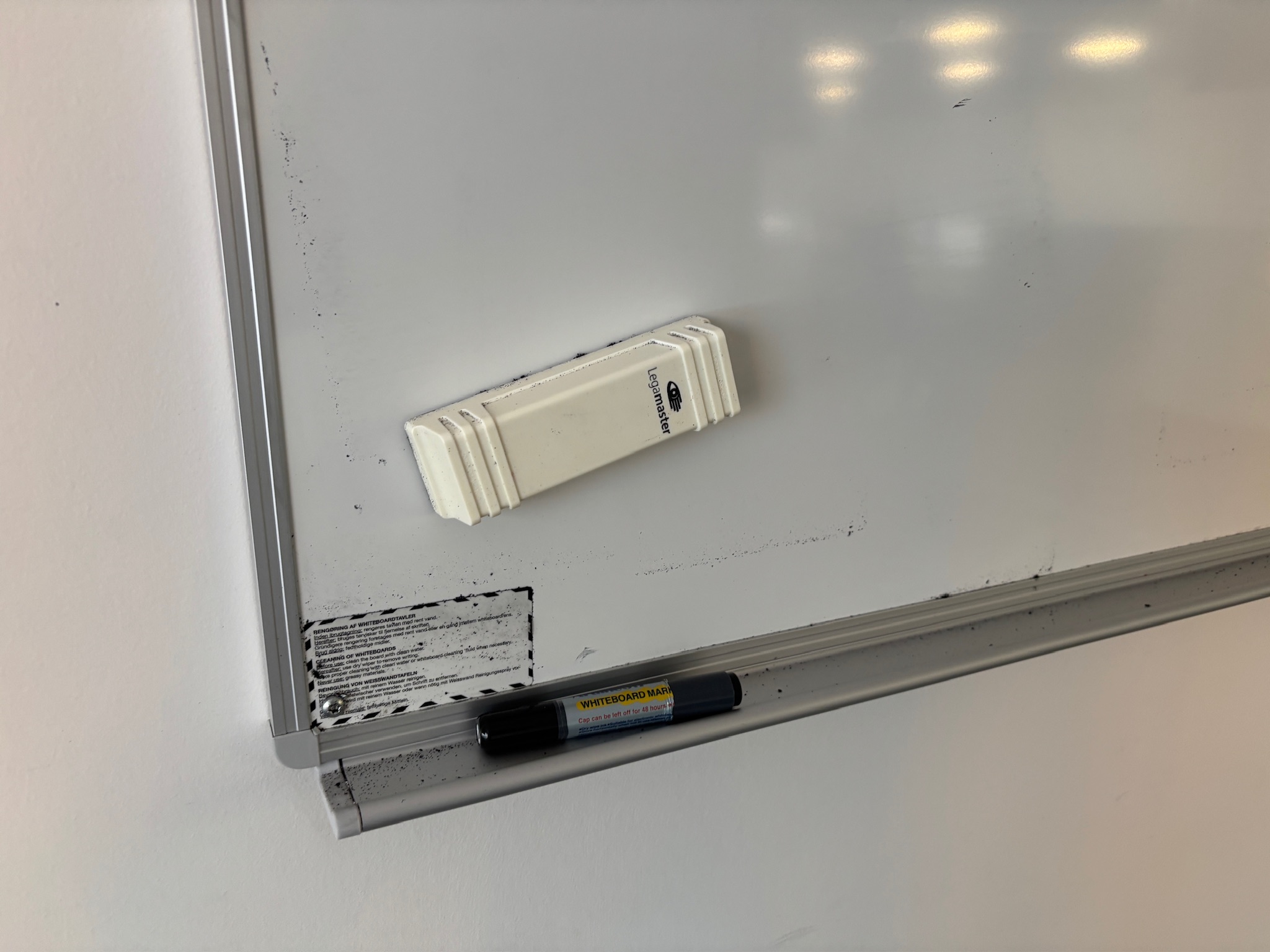 SELT / SOLD Nordisk tússtafla, B200 x H120 sm. 4