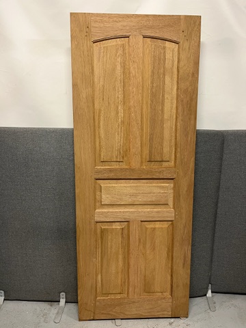 SELT / SOLD - Útihurð / harðviðarhurð, H210xB82xÞ~3,3sm.