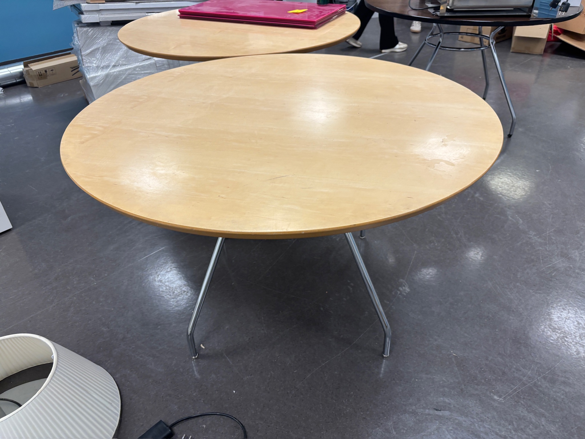 SELT / SOLD Hringborð, Ø120xH72sm.