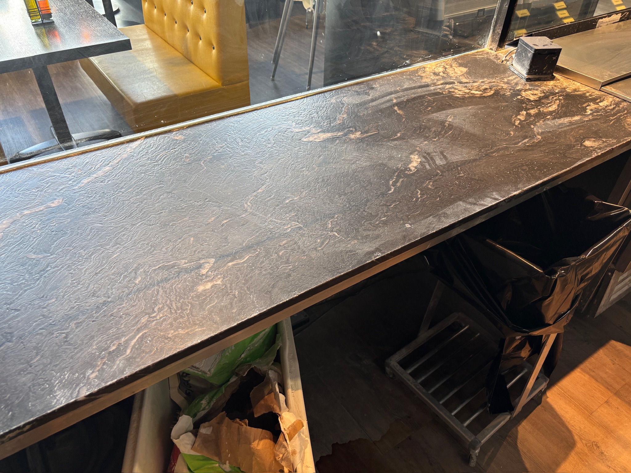 SELT / SOLD Afgreiðsluborð / kæliborð / samloku/mötuneytisborð marmari - L760sm 8