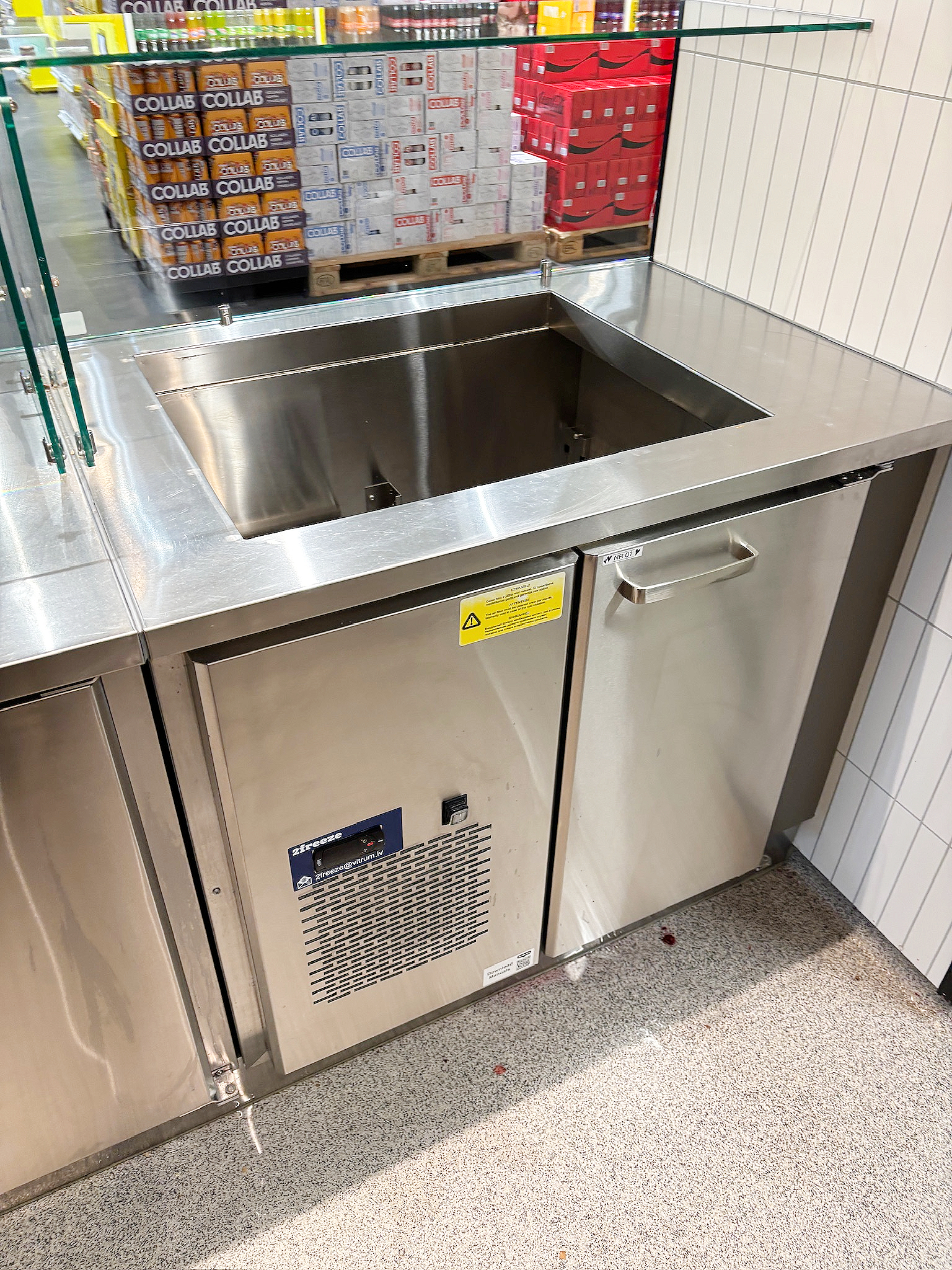 Vitrum kæliborðfrá BVT, B100 x D70 x H90 sm.