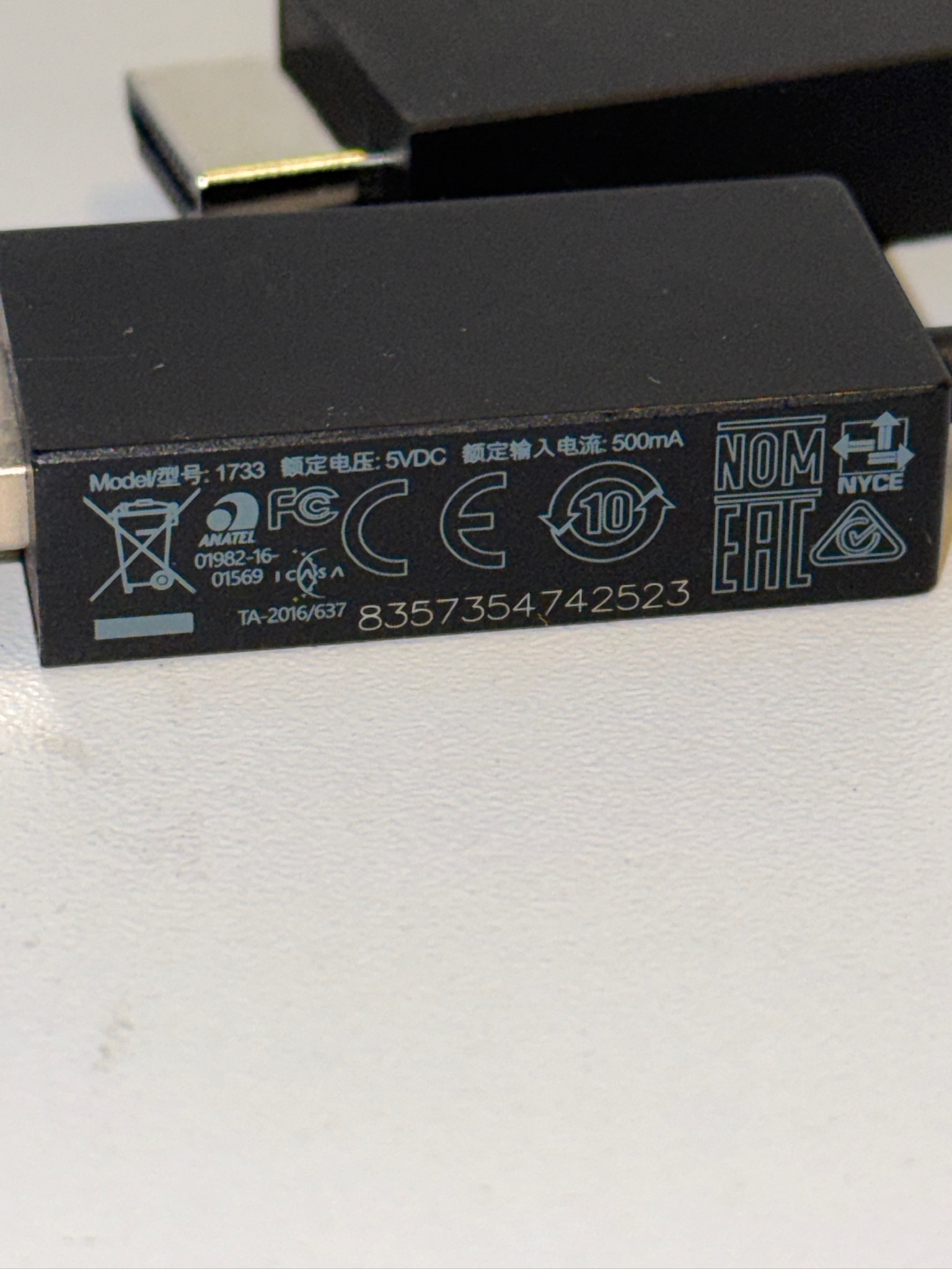 Microsoft Wireless Display V2 Adapter 5