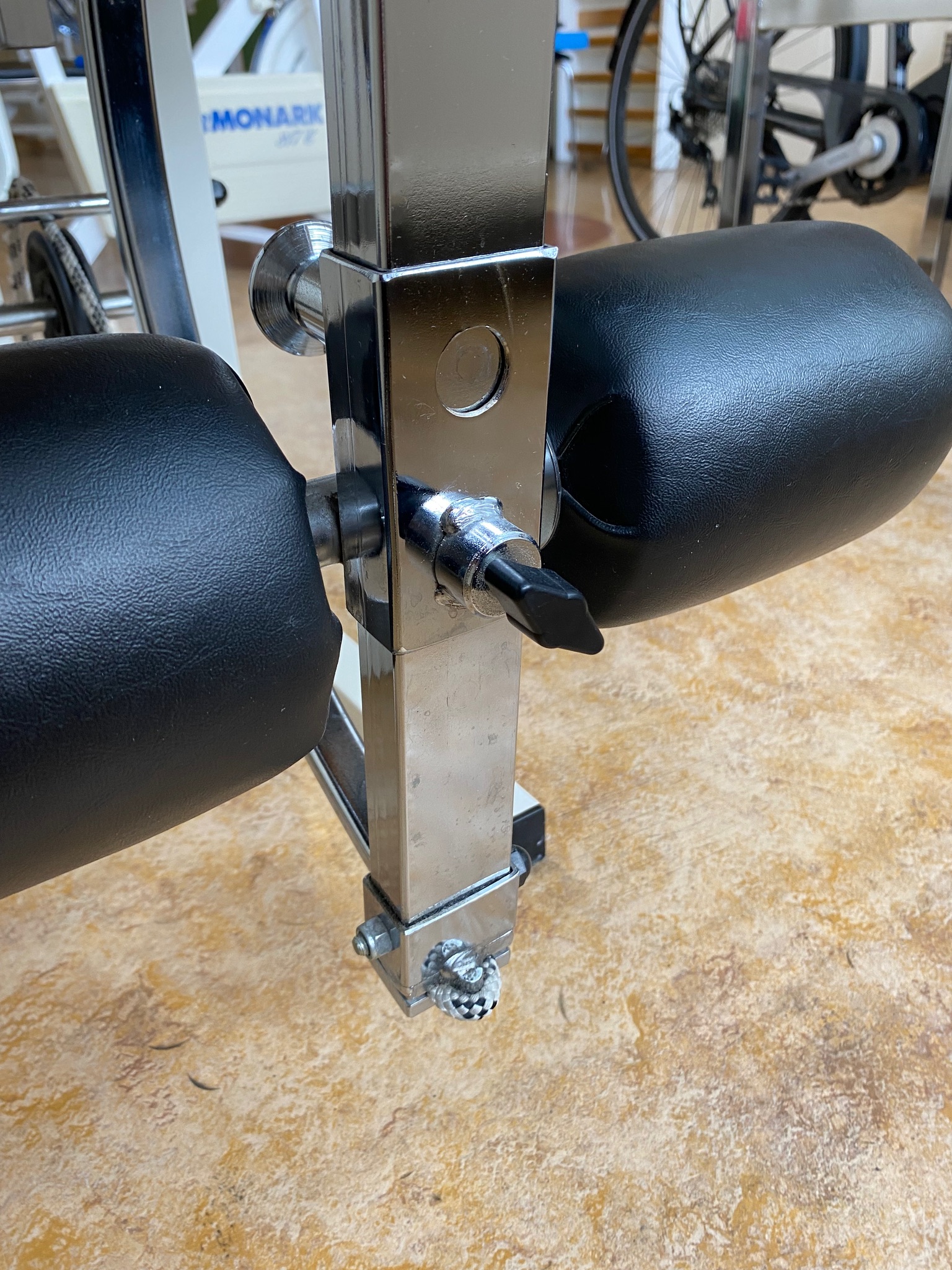 SELT / SOLD Fótarétta-kreppa / Mobility Leg Extension-Curl 6
