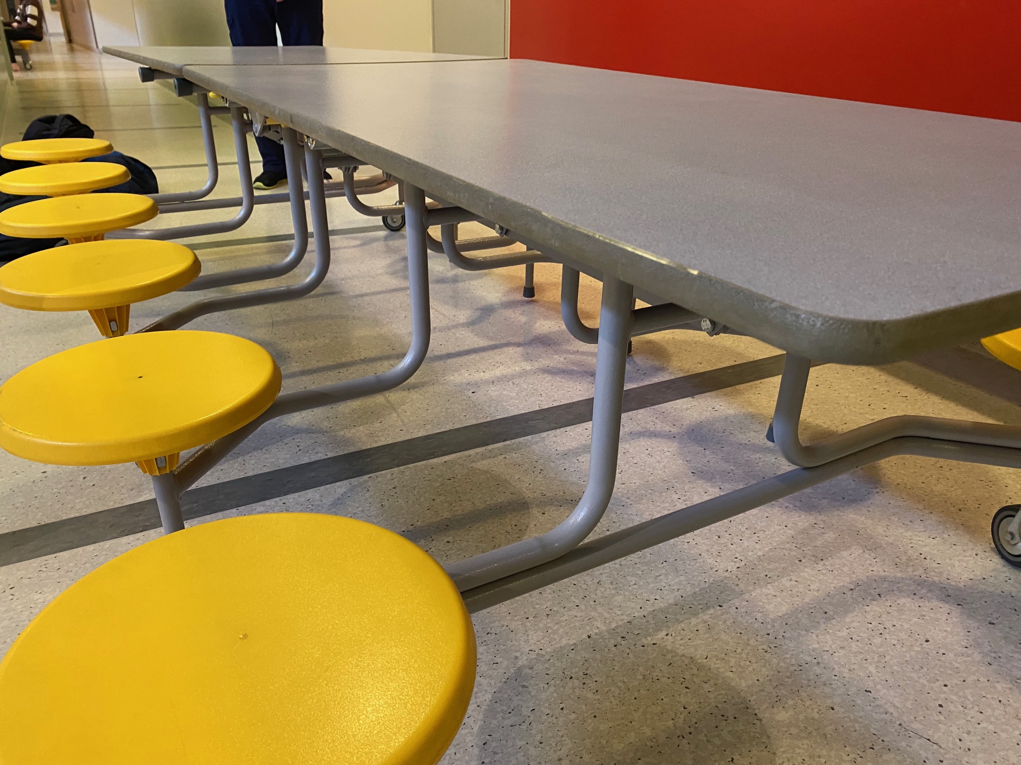 SELT / SOLD - Flott mötuneytisborð fyrir skóla - blátt - fellanlegt - Penninn 4