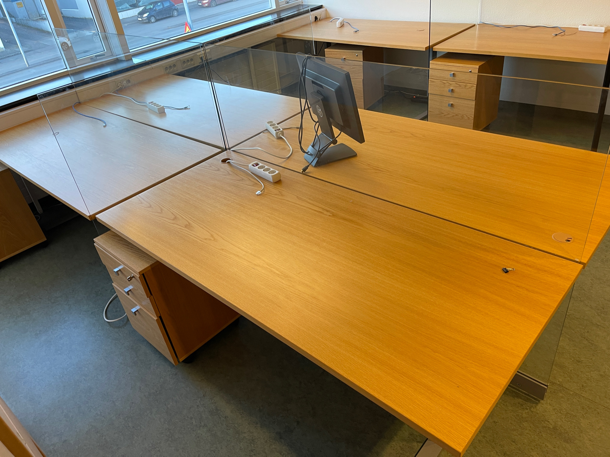 SELT / SOLD - Glerskilrúm - 3 stærðir - frístandandi 13