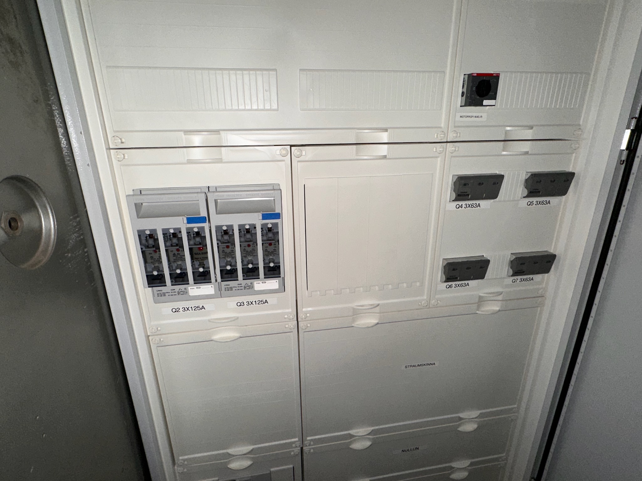 SELT / SOLD Rafmagnstafla 3