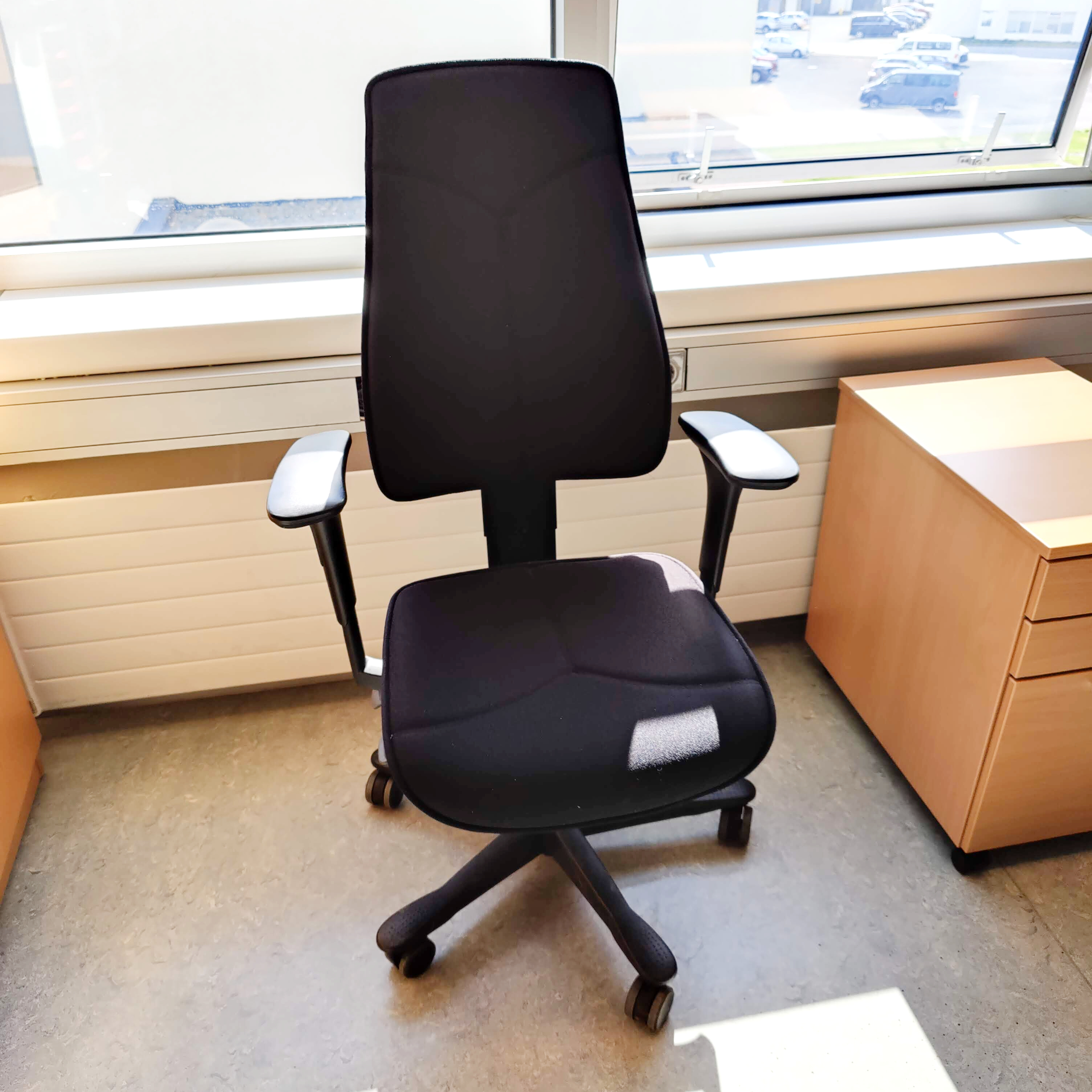 SELT / SOLD Kinnarps skrifborðsstóll frá Pennanum (2 stk.)