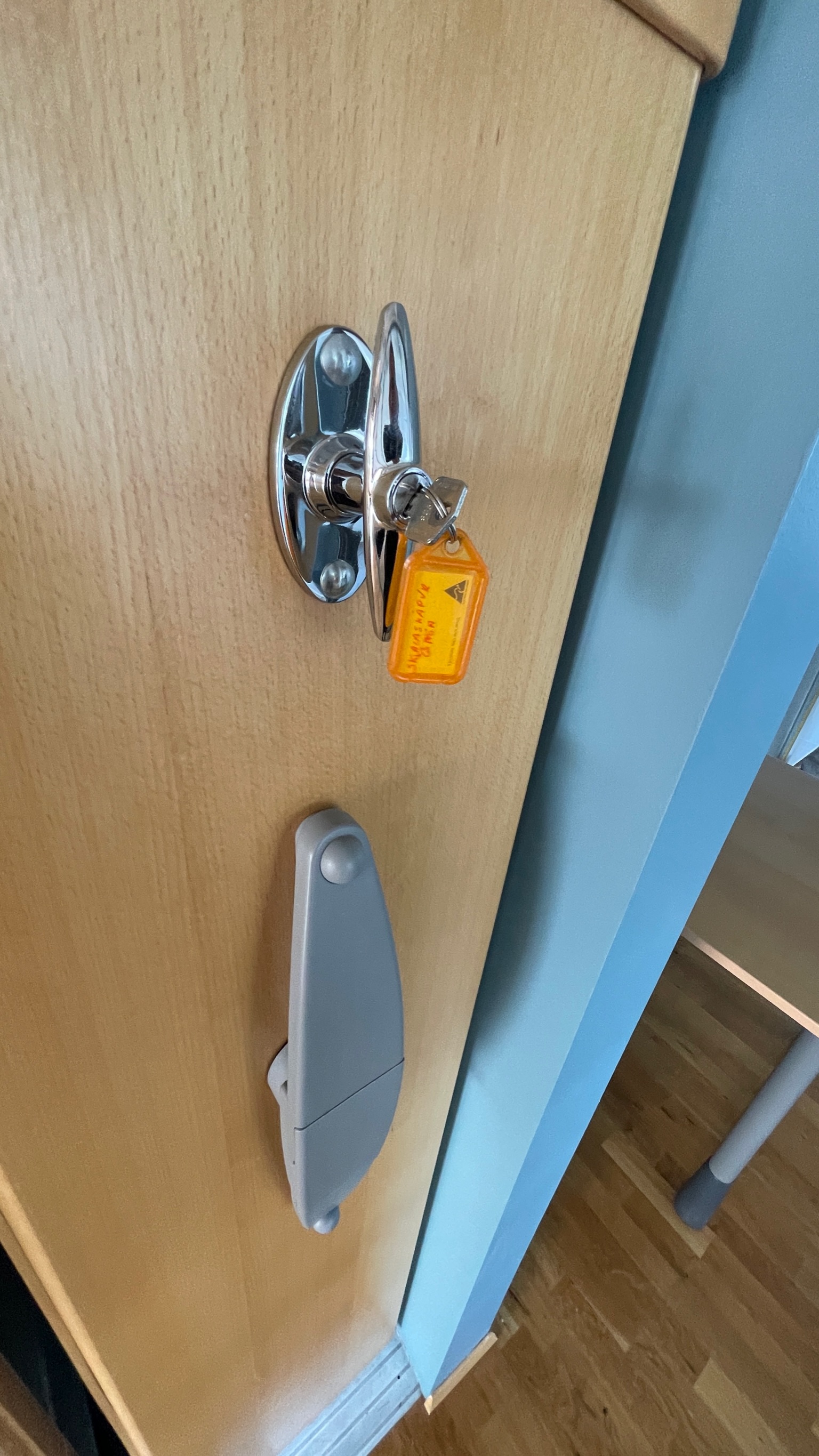 SELT / SOLD Hjólarekki - flettiskápur - lagerhillur á hjólum 4