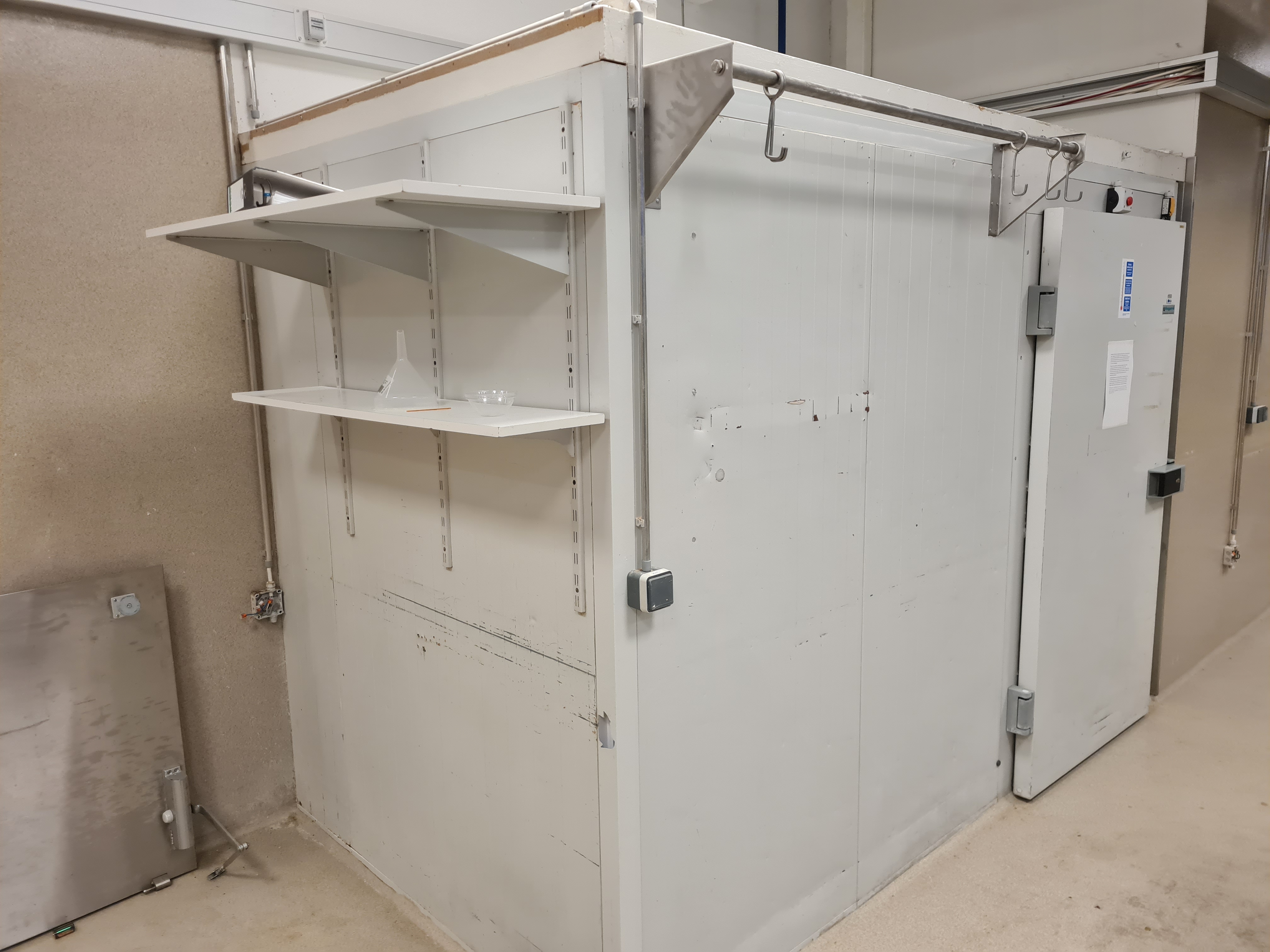 SELT / SOLD - Kæliklefi Dagard manngengur 9 fm - 290 sm x 310sm 2