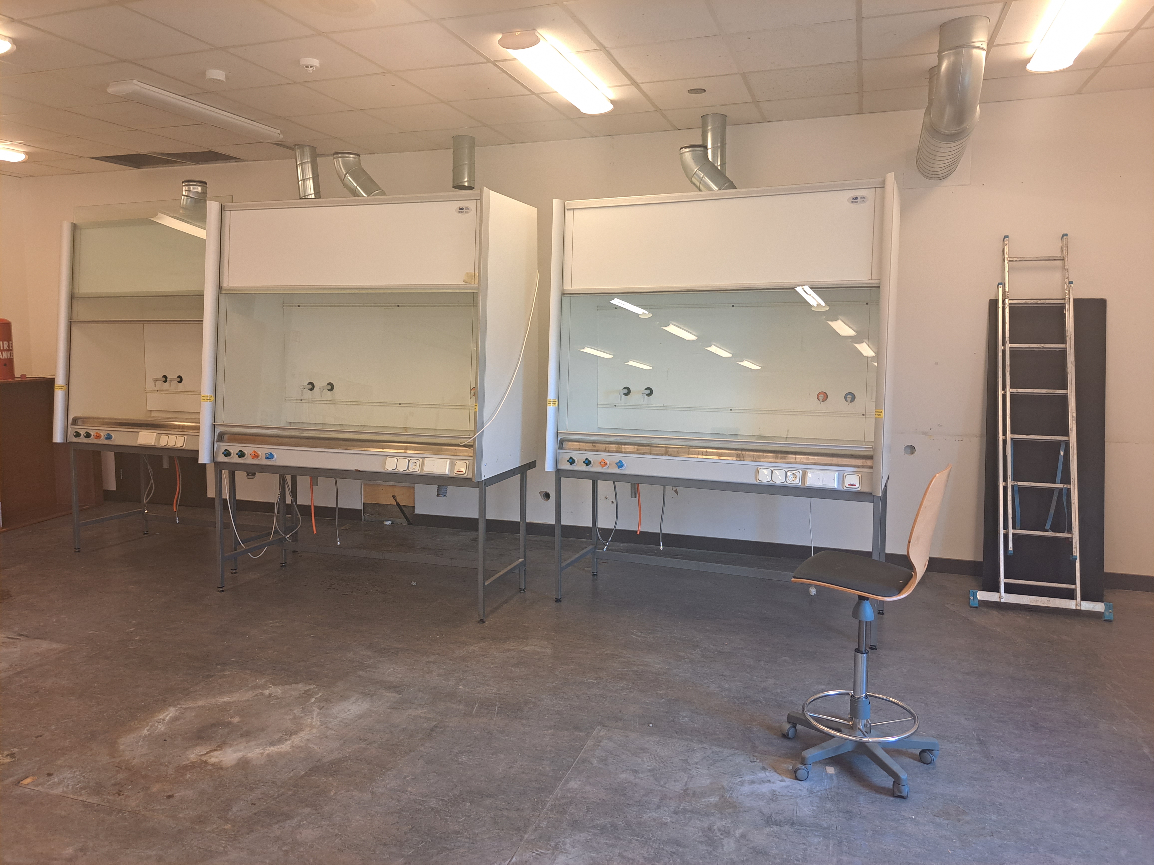 SELT / SOLD - Stinkskápur - stinkskápar - FUME CUPBOARD - 3