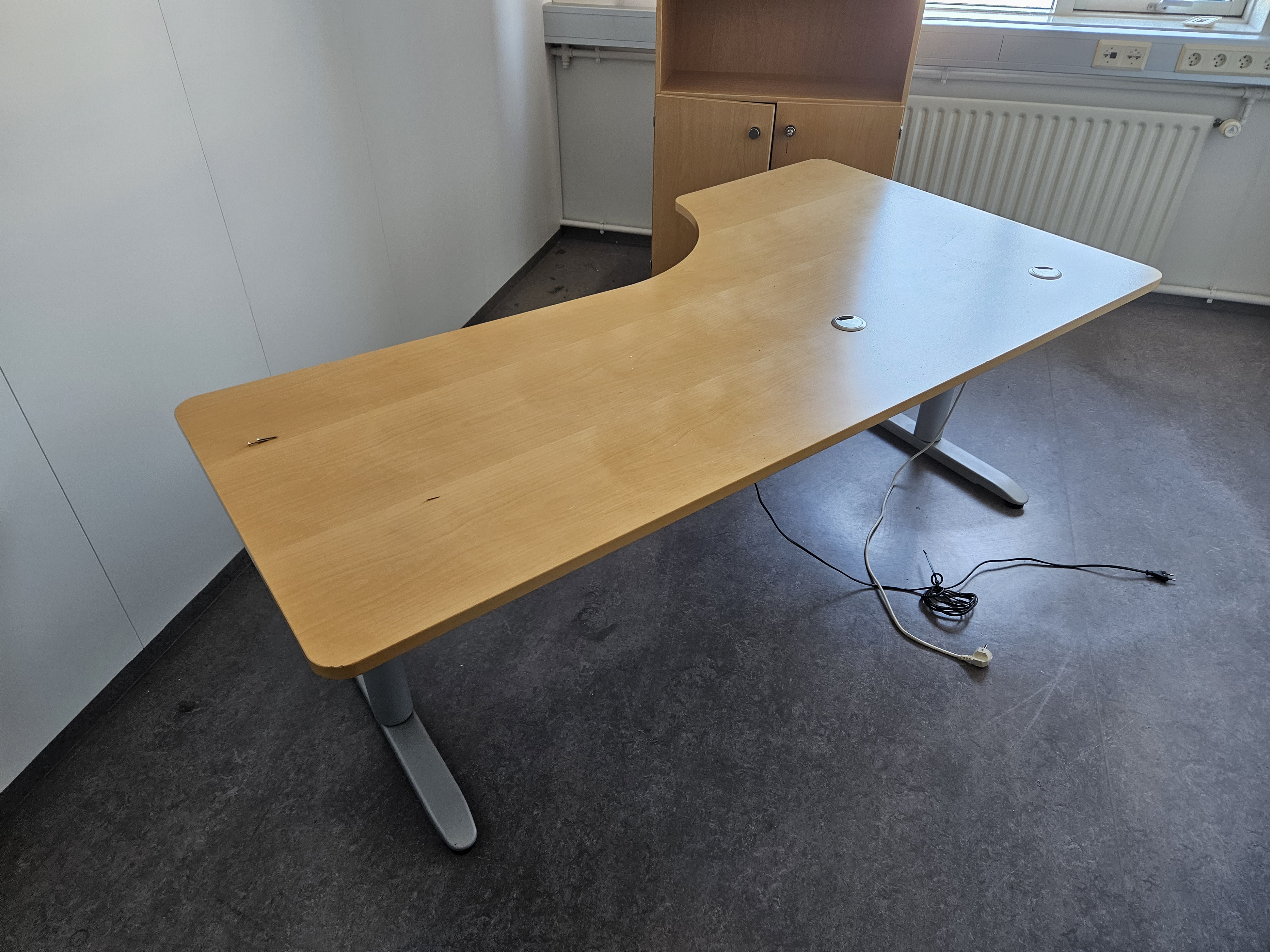 SELT / SOLD Flex-T rafmagnsborð frá Á. G. 9