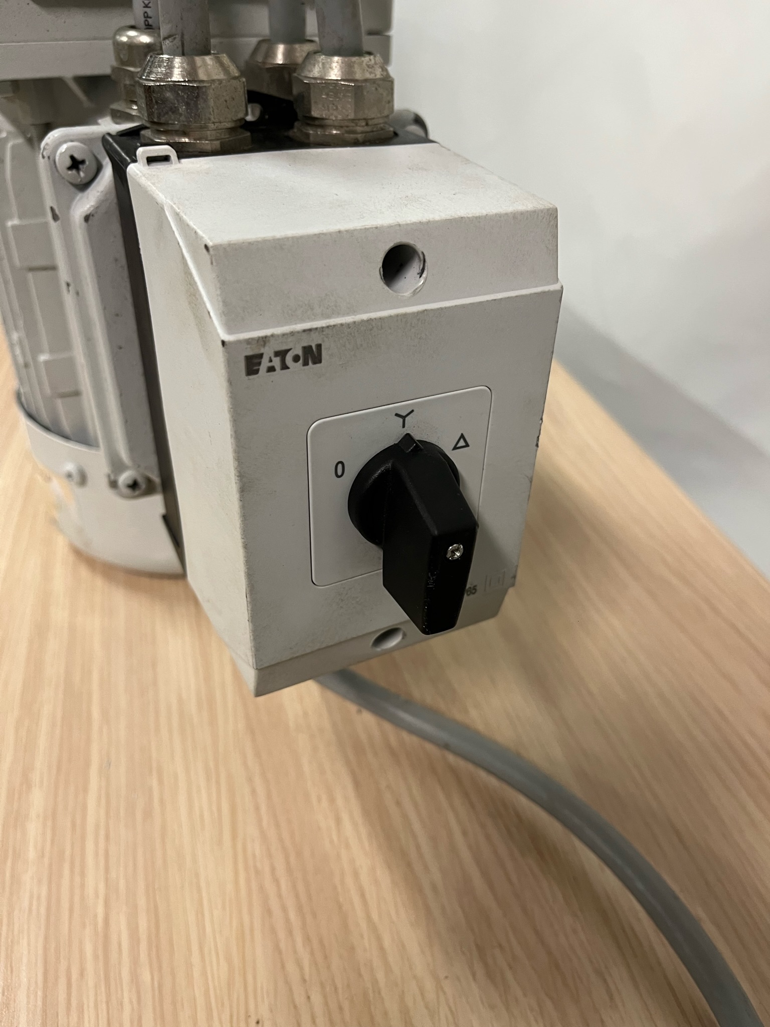 SELT / SOLD Lenze Gear Motor 3-mot EN60034 4