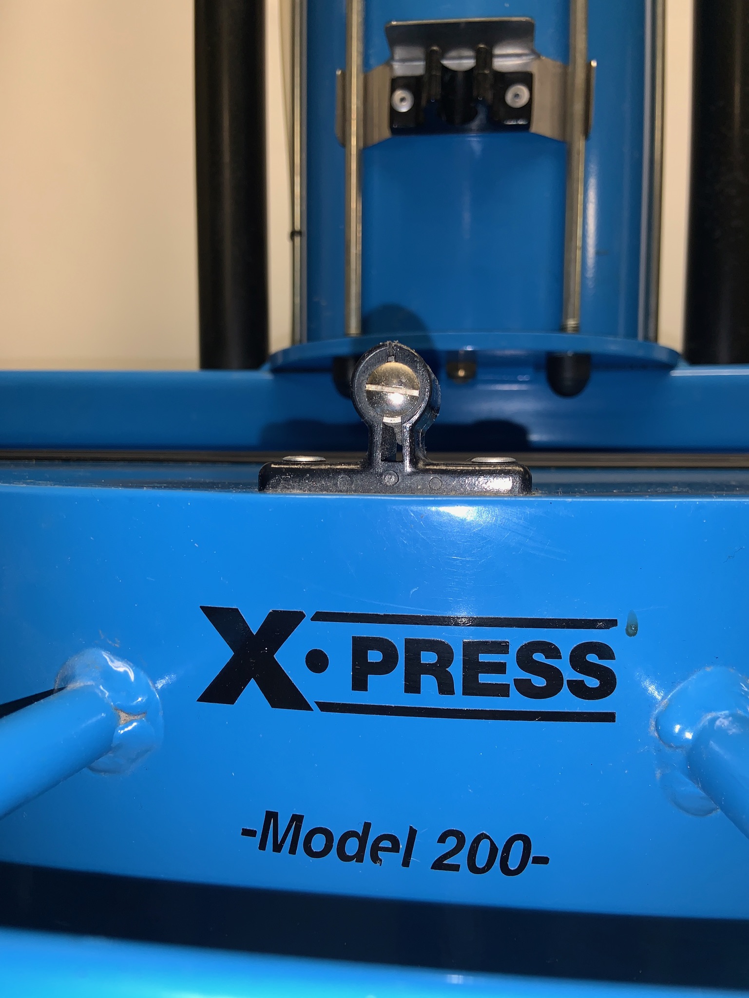 SELT / SOLD Mil-tek ruslapressa 8