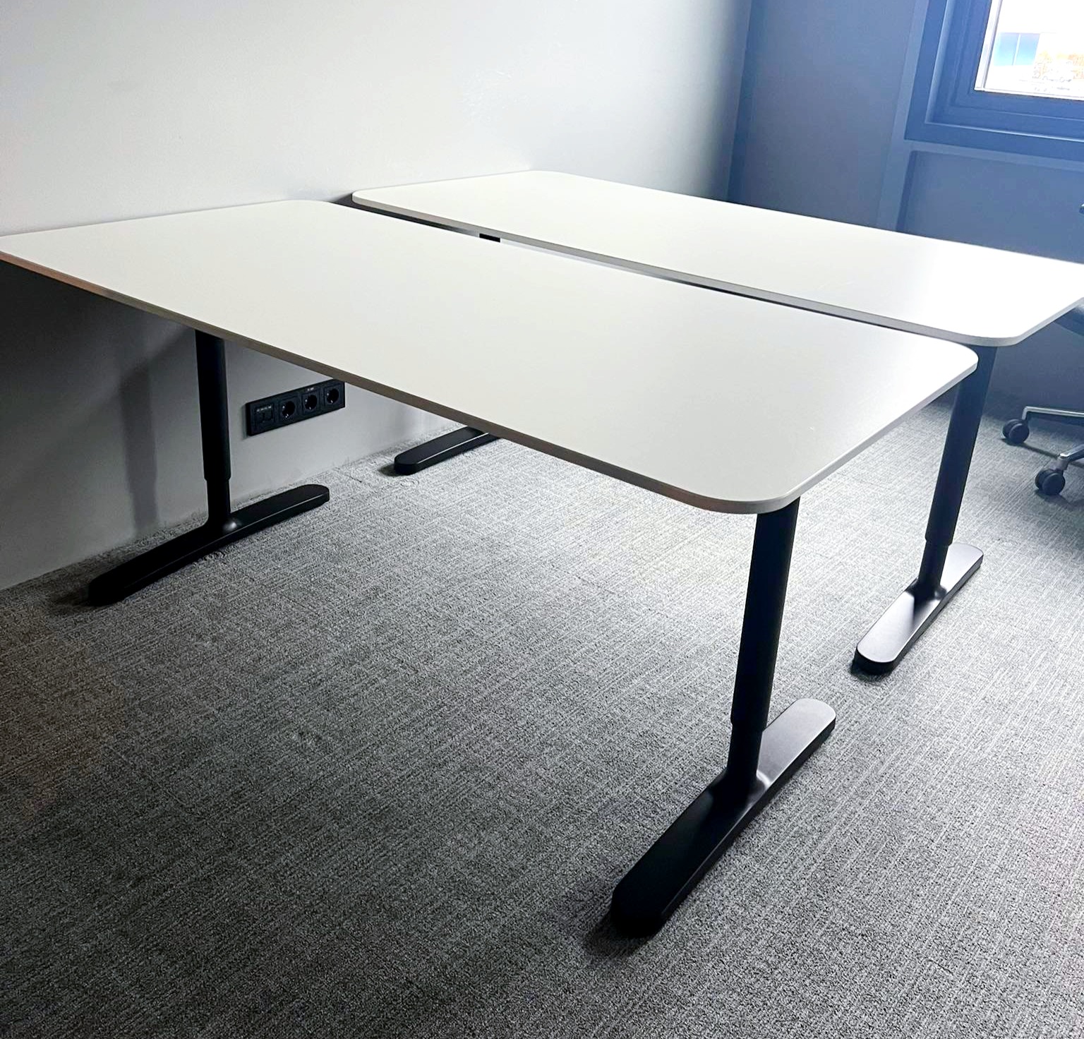 SELT / SOLD - IKEA Bekant skrifborð - 160 x 80 sm.